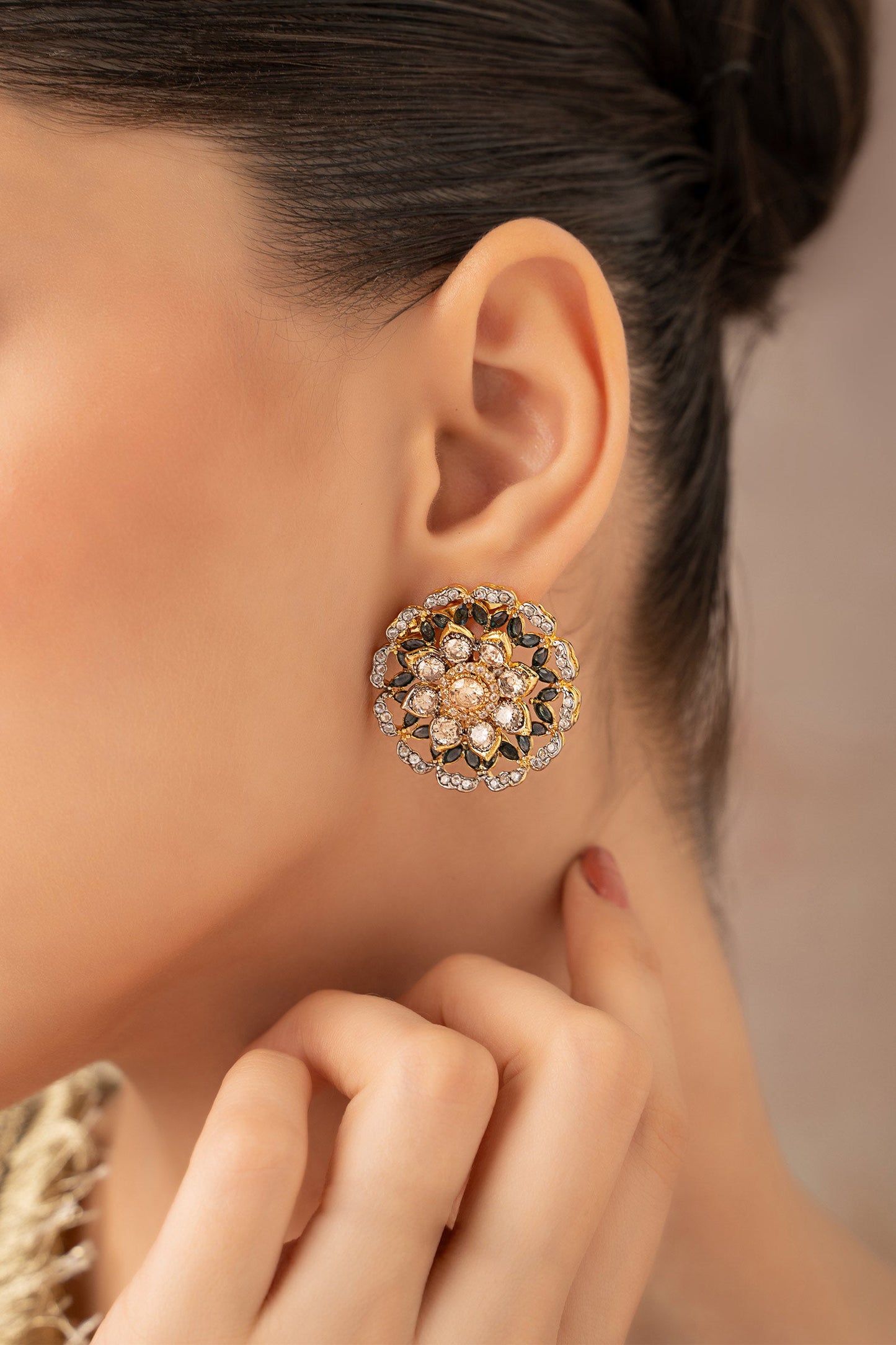 Riha Studs