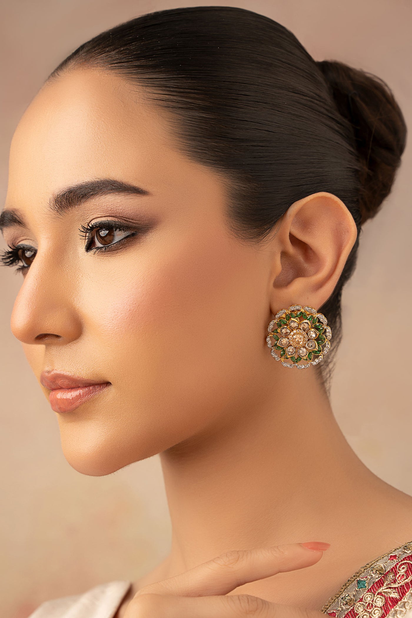 Riha Studs