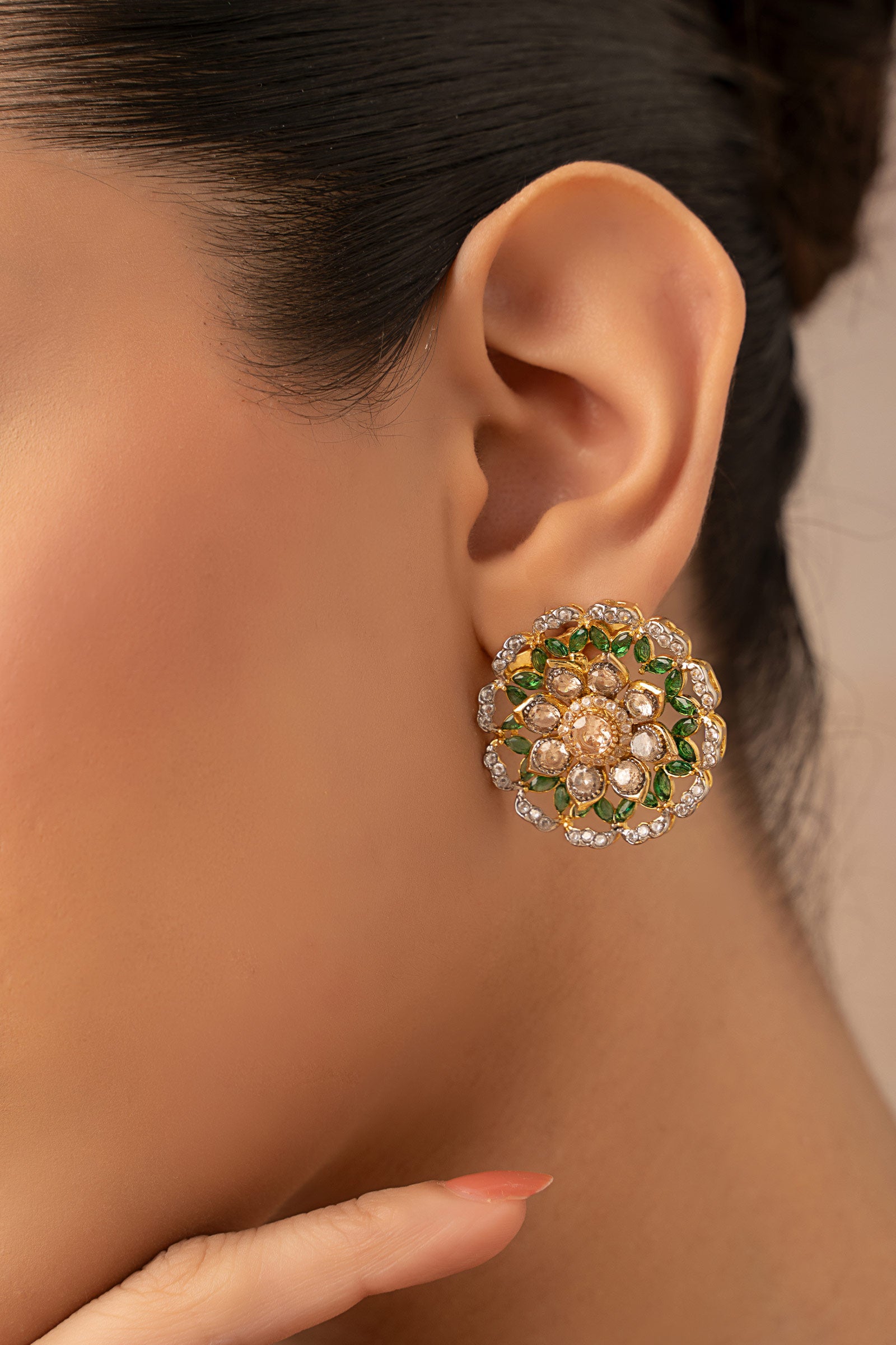 Riha Studs