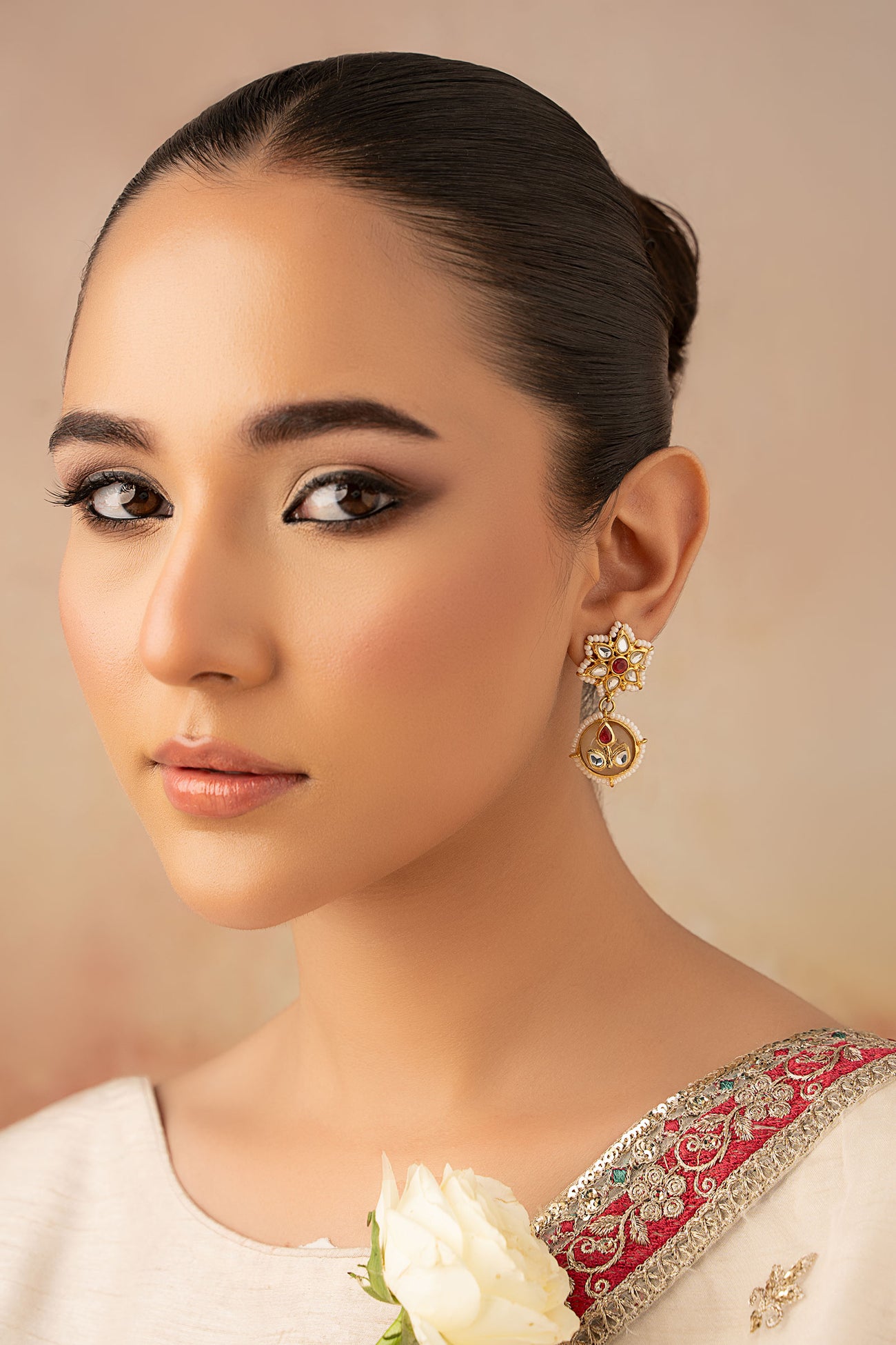 Niloufar Studs
