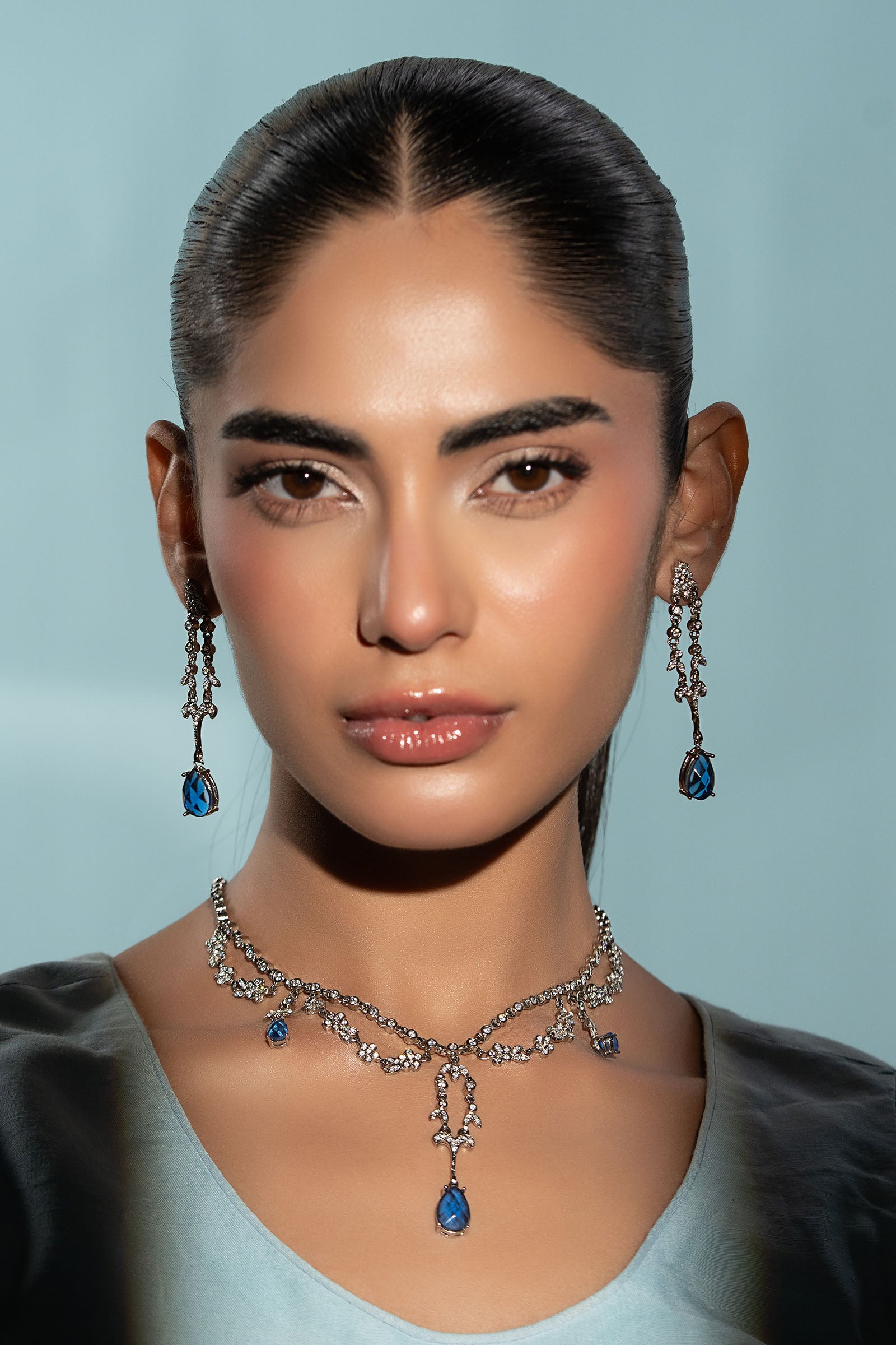 Thuraiya Set