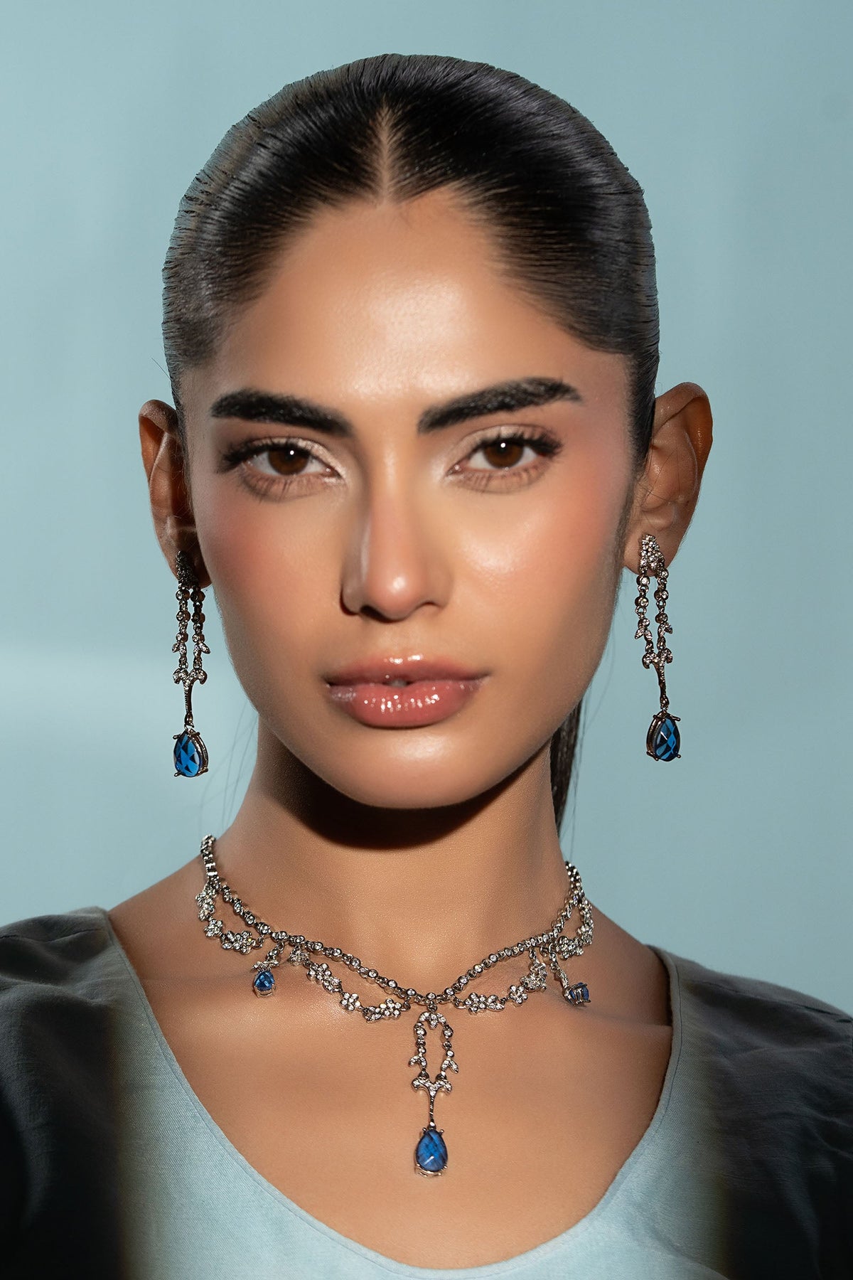 Thuraiya Set
