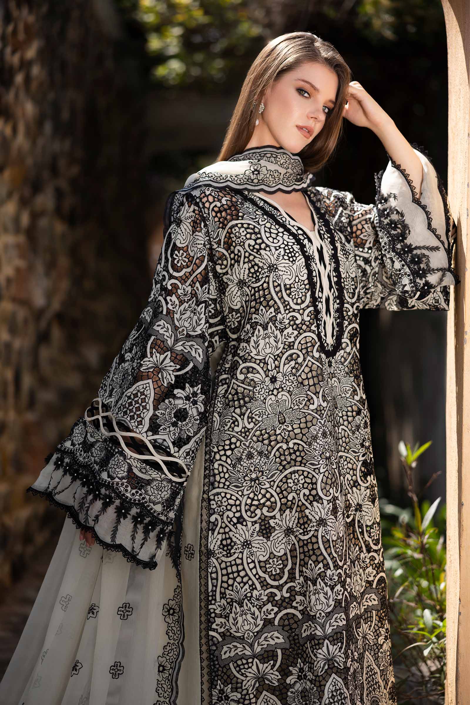 Embroidered Lawn Fabric (3Pcs)