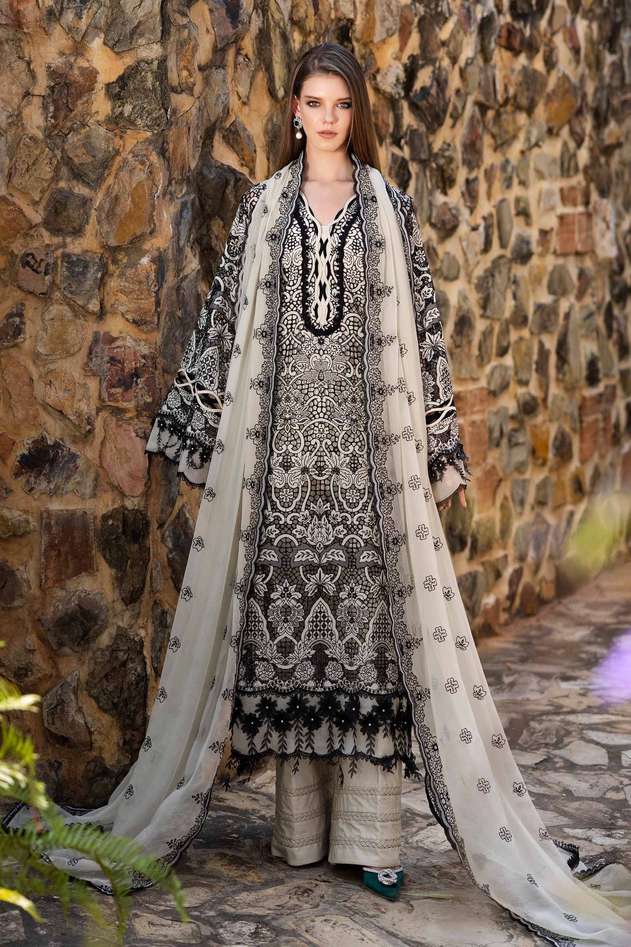 Embroidered Lawn Fabric (3Pcs)