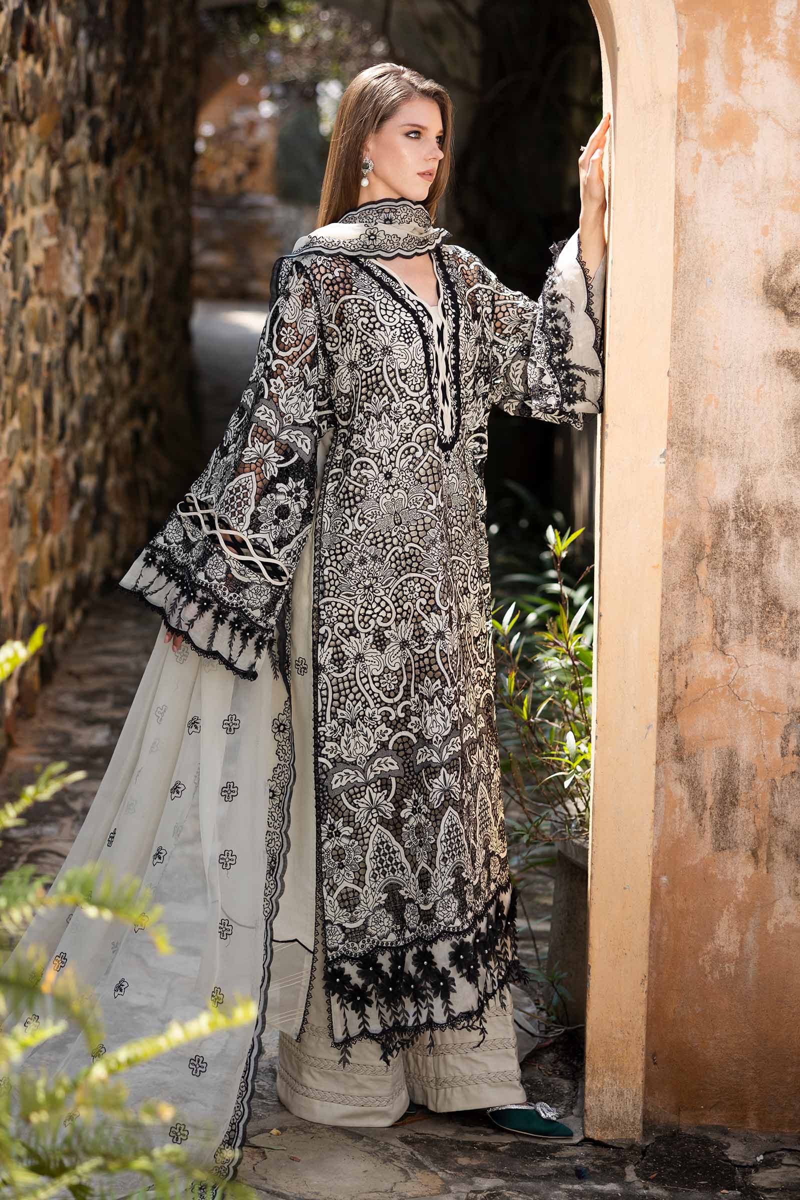 Embroidered Lawn Fabric (3Pcs)