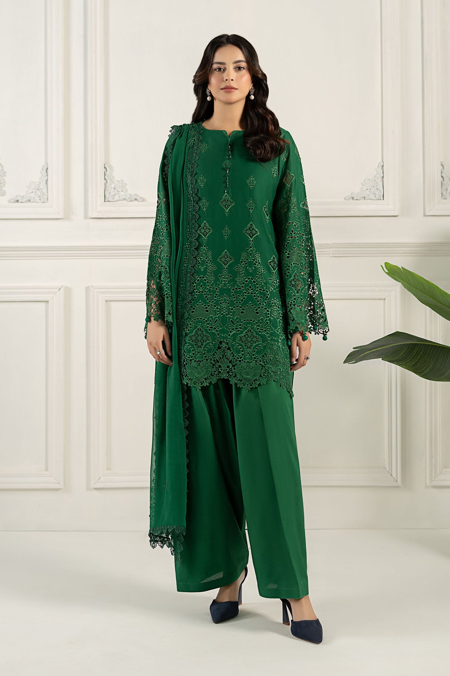 Embroidered Lawn Fabric (3Pcs) | LF-815
