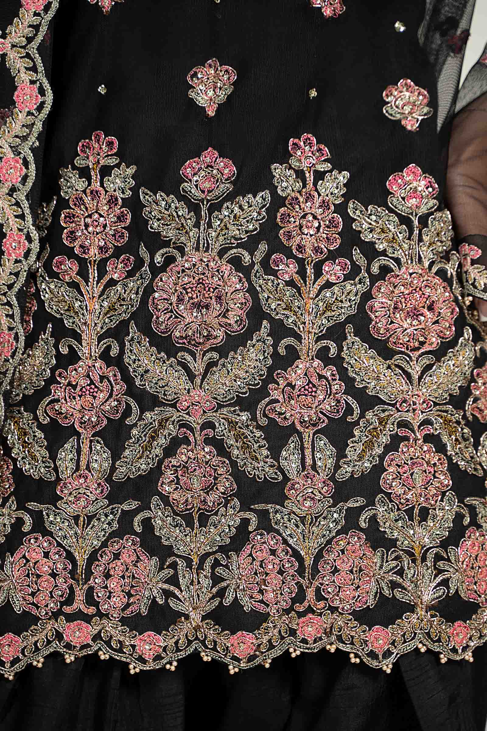 Embroidered Poly Net Fabric Sleeves | LF-704