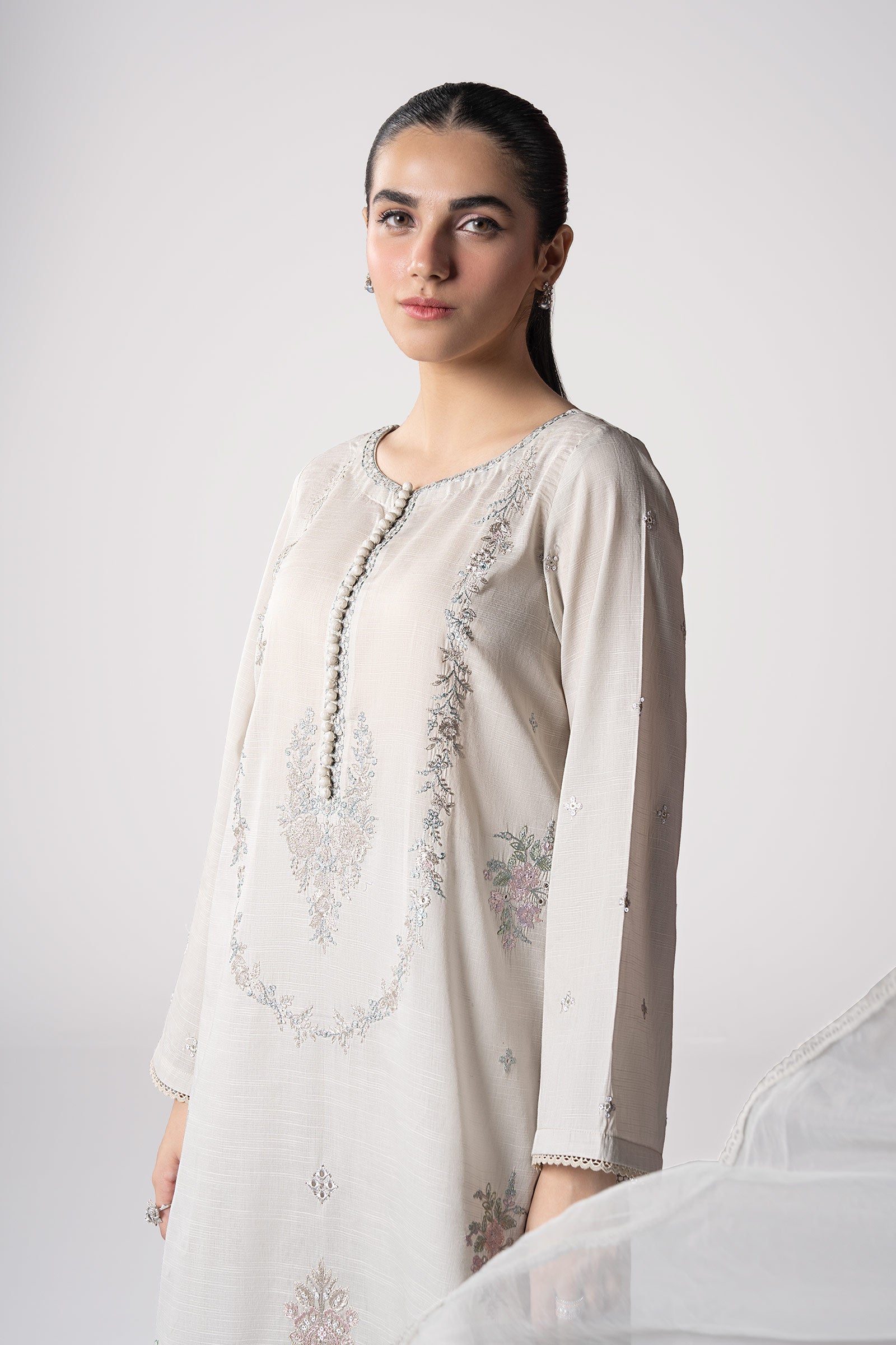 3 Pc Embroidered Slub Lawn Suit