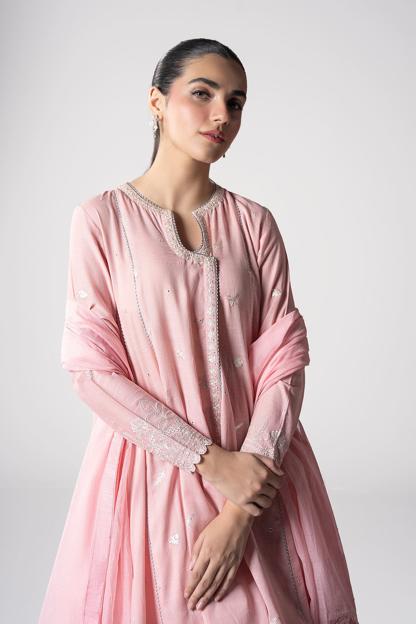 3 Pc Embroidered Slub Lawn Suit
