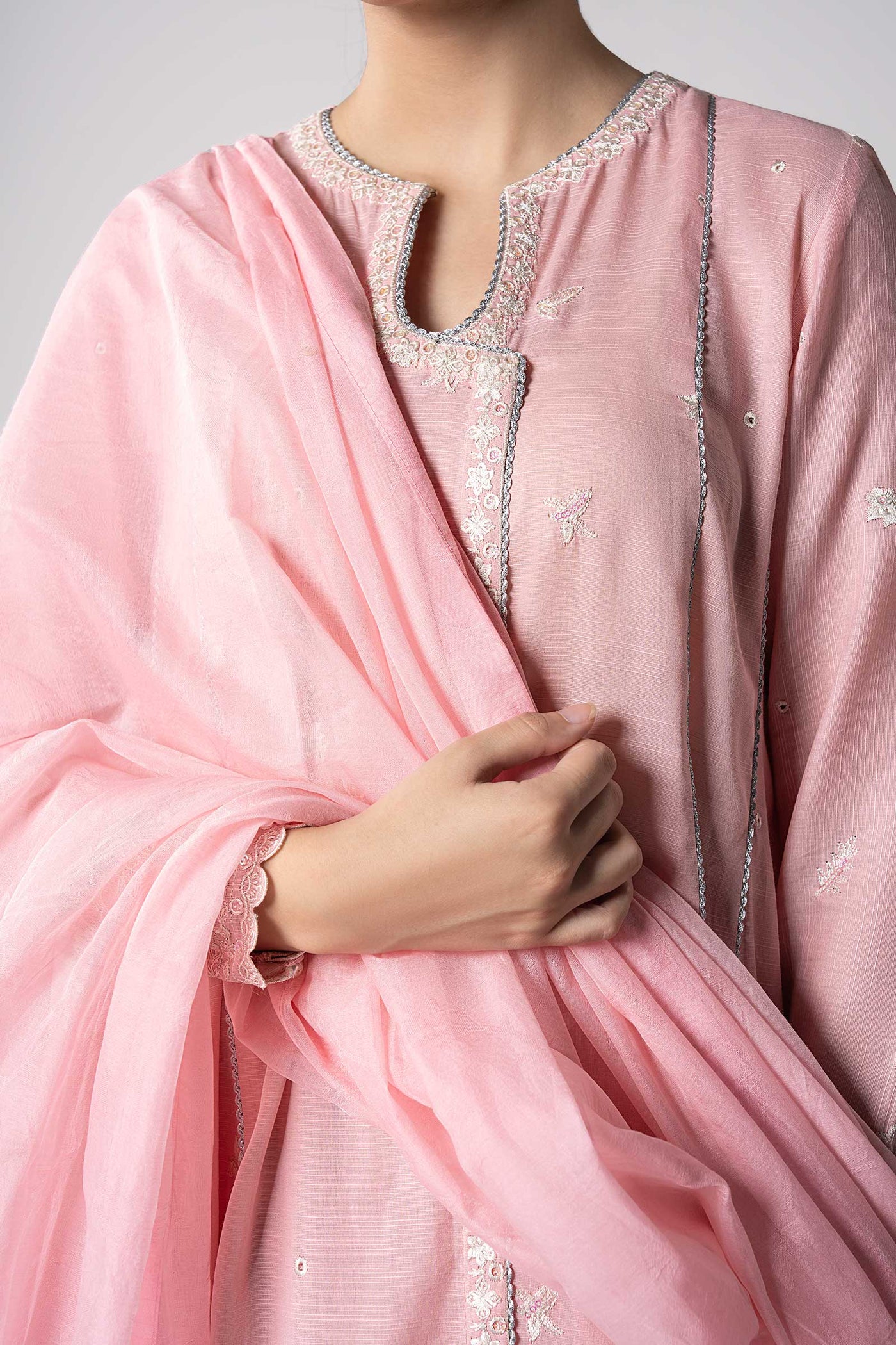 3 Pc Embroidered Slub Lawn Suit