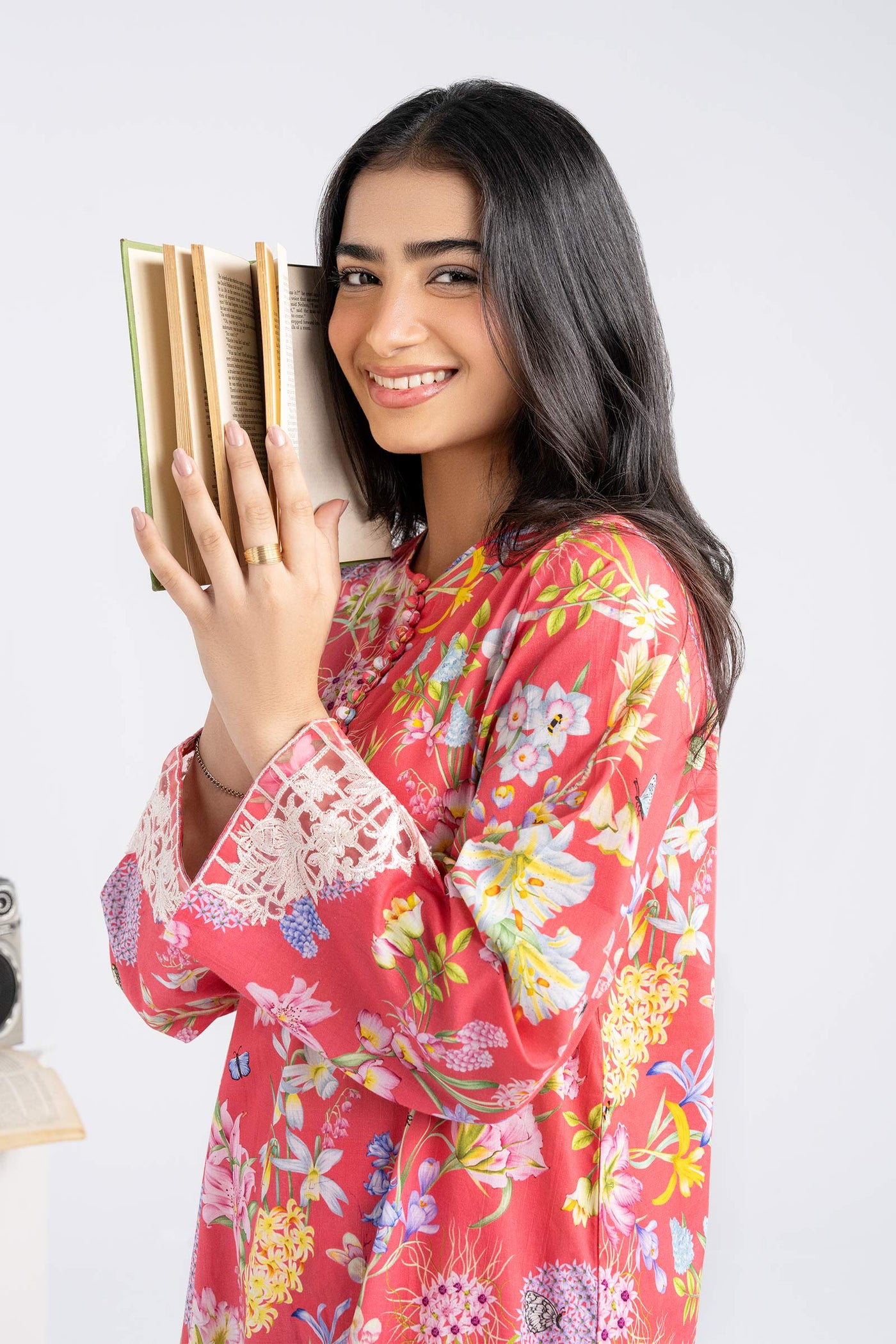 2 Pc Embroidered Slub Lawn Suit
