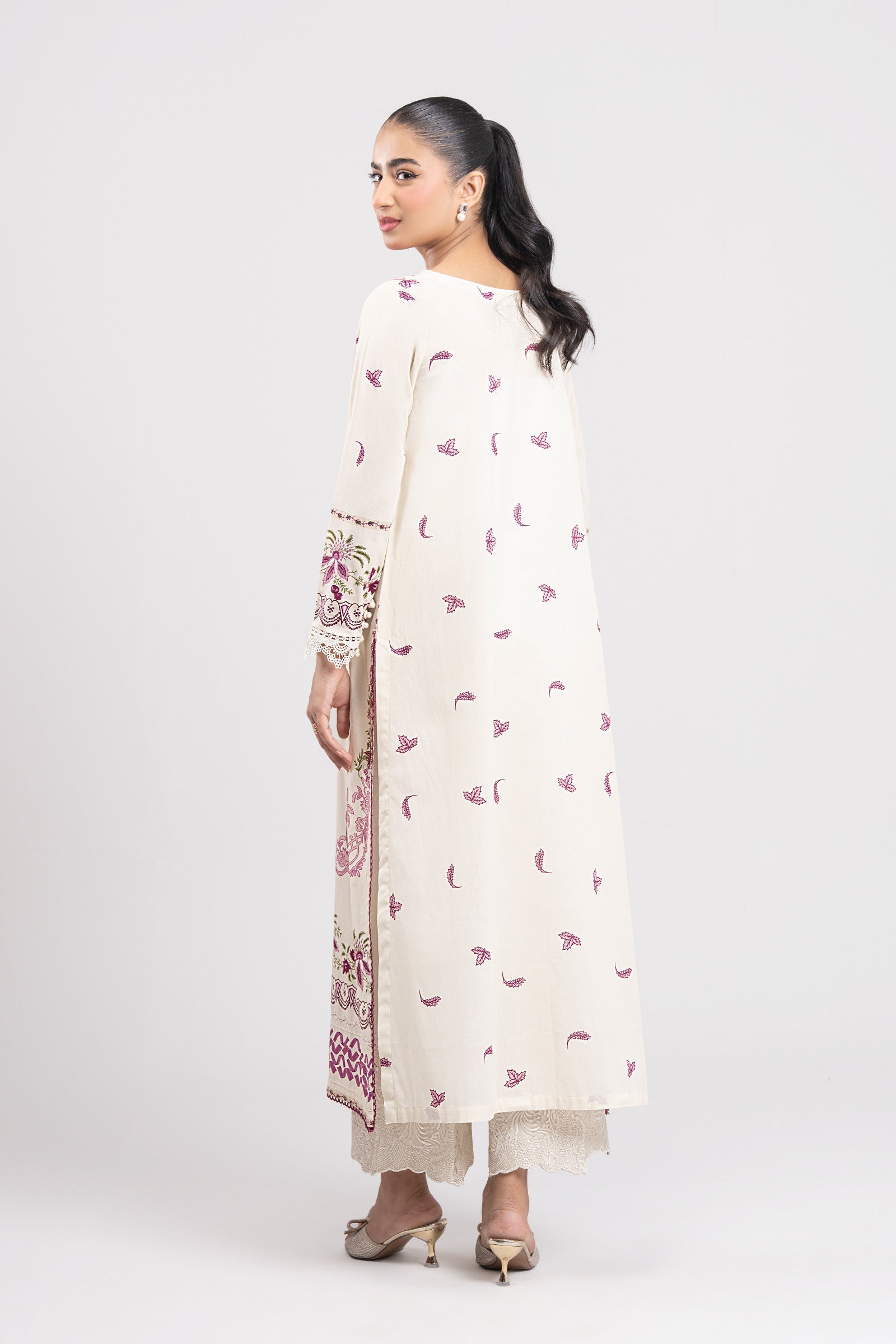 2 Pc Embroidered Slub Lawn Suit