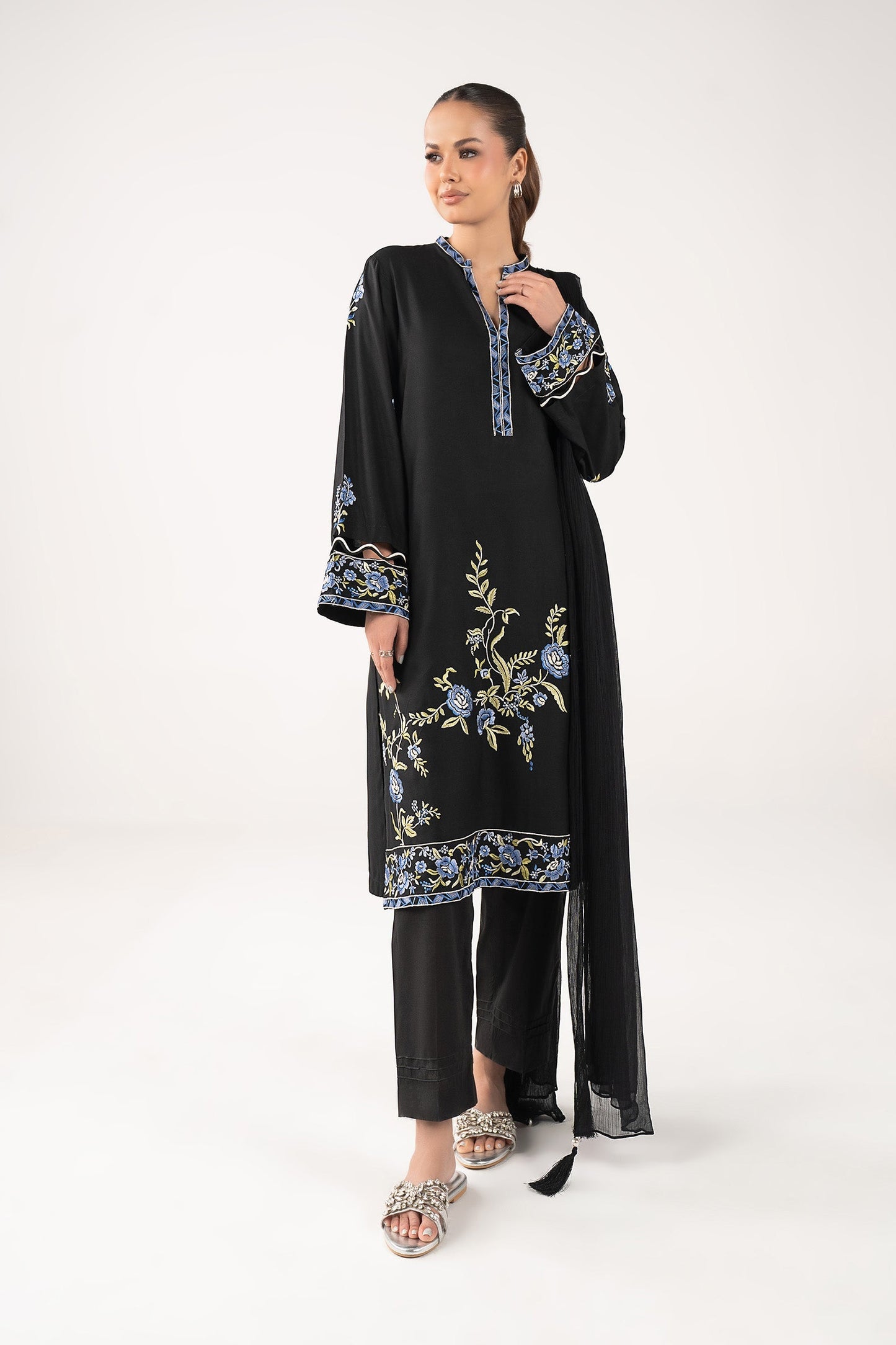 2 Pc Embroidered Arabic Lawn Suit