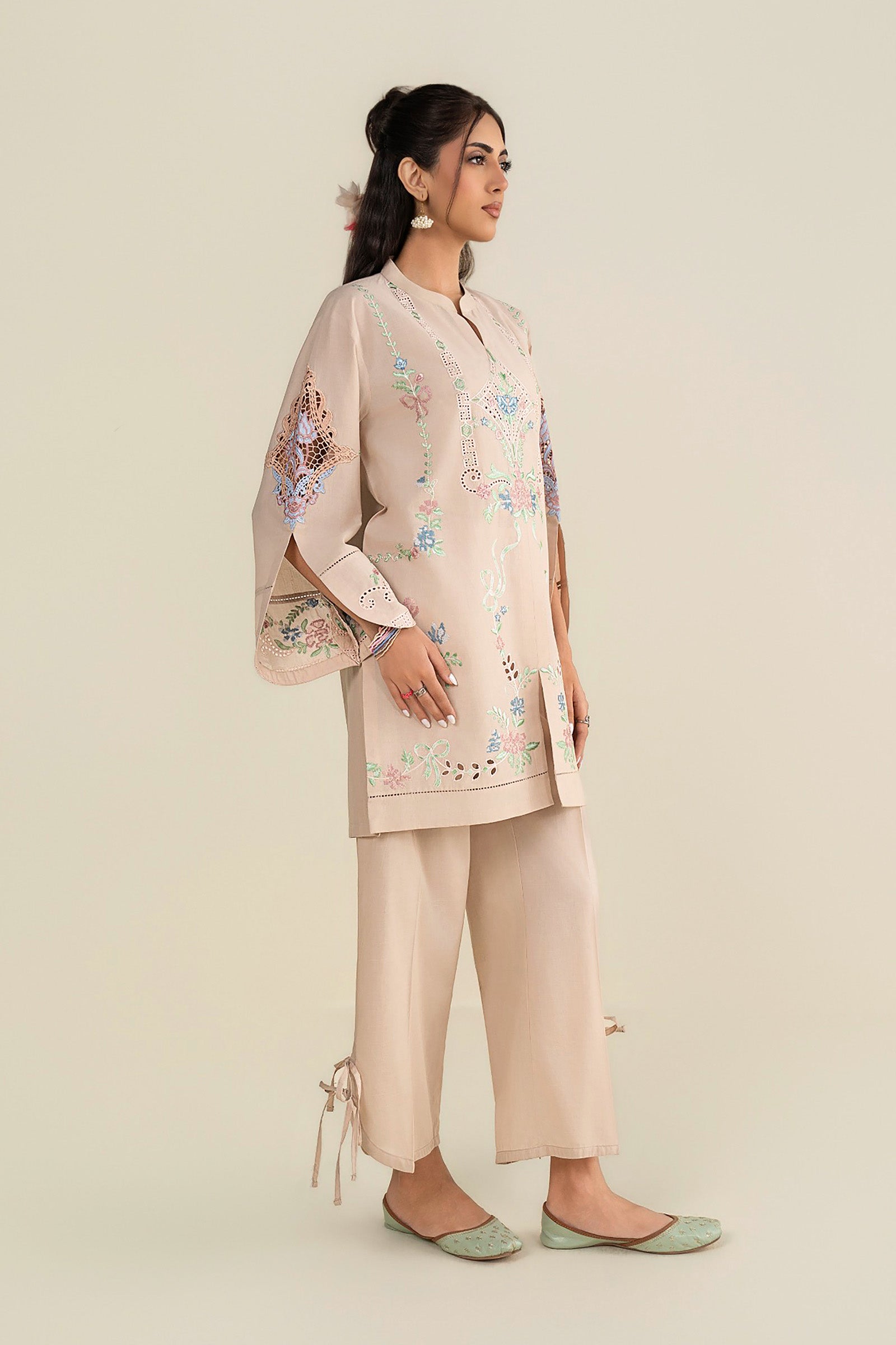 2 Pc Embroidered Slub Lawn Suit