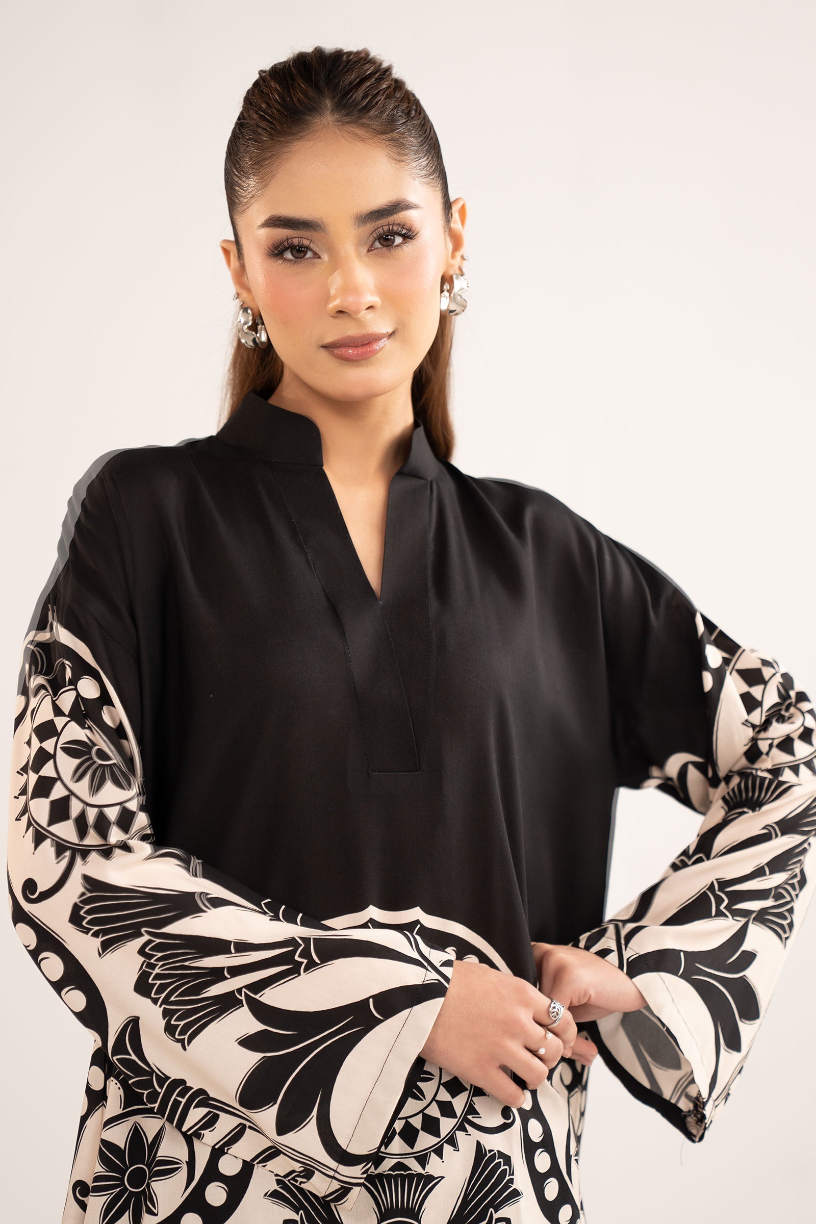 2 Pc Printed Arabic Lawn Suit