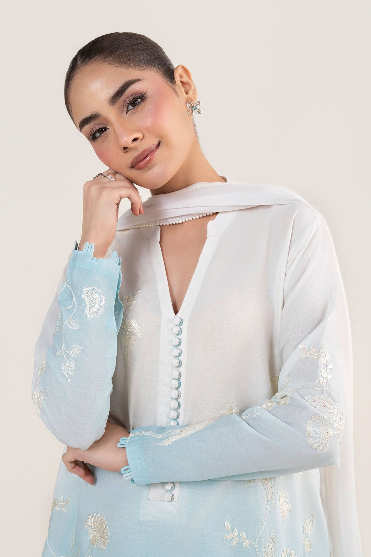 3 Pc Embroidered Arabic Lawn Suit