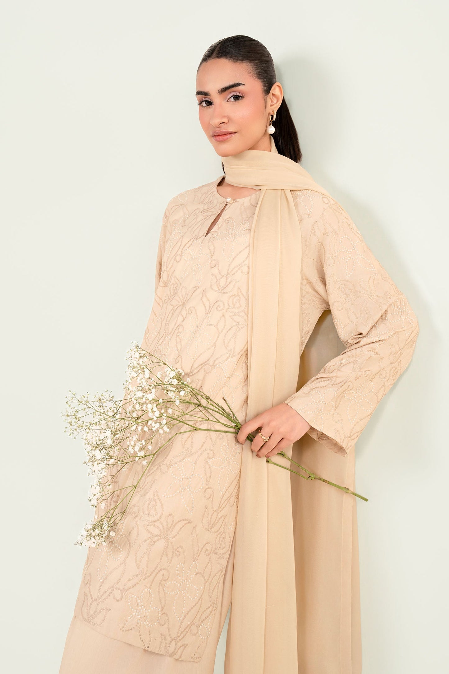 3 Pc Embroidered Arabic Lawn Suit