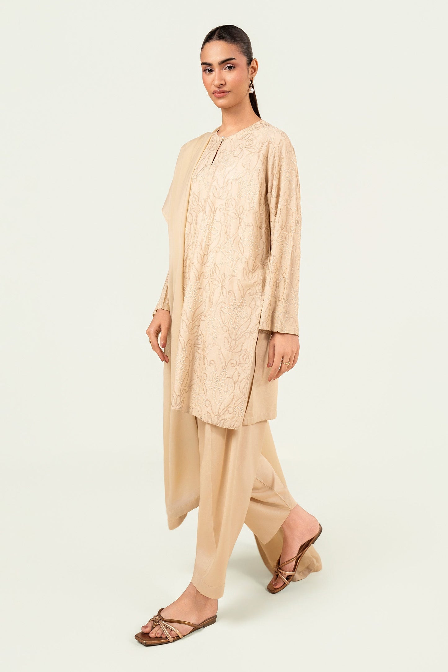 3 Pc Embroidered Arabic Lawn Suit