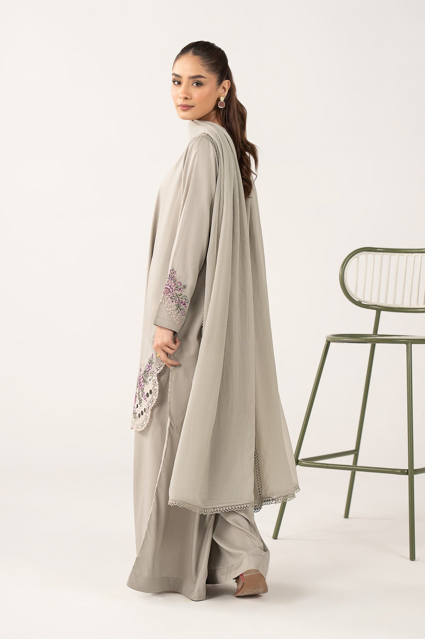 2 Pc Embroidered Arabic Lawn Suit