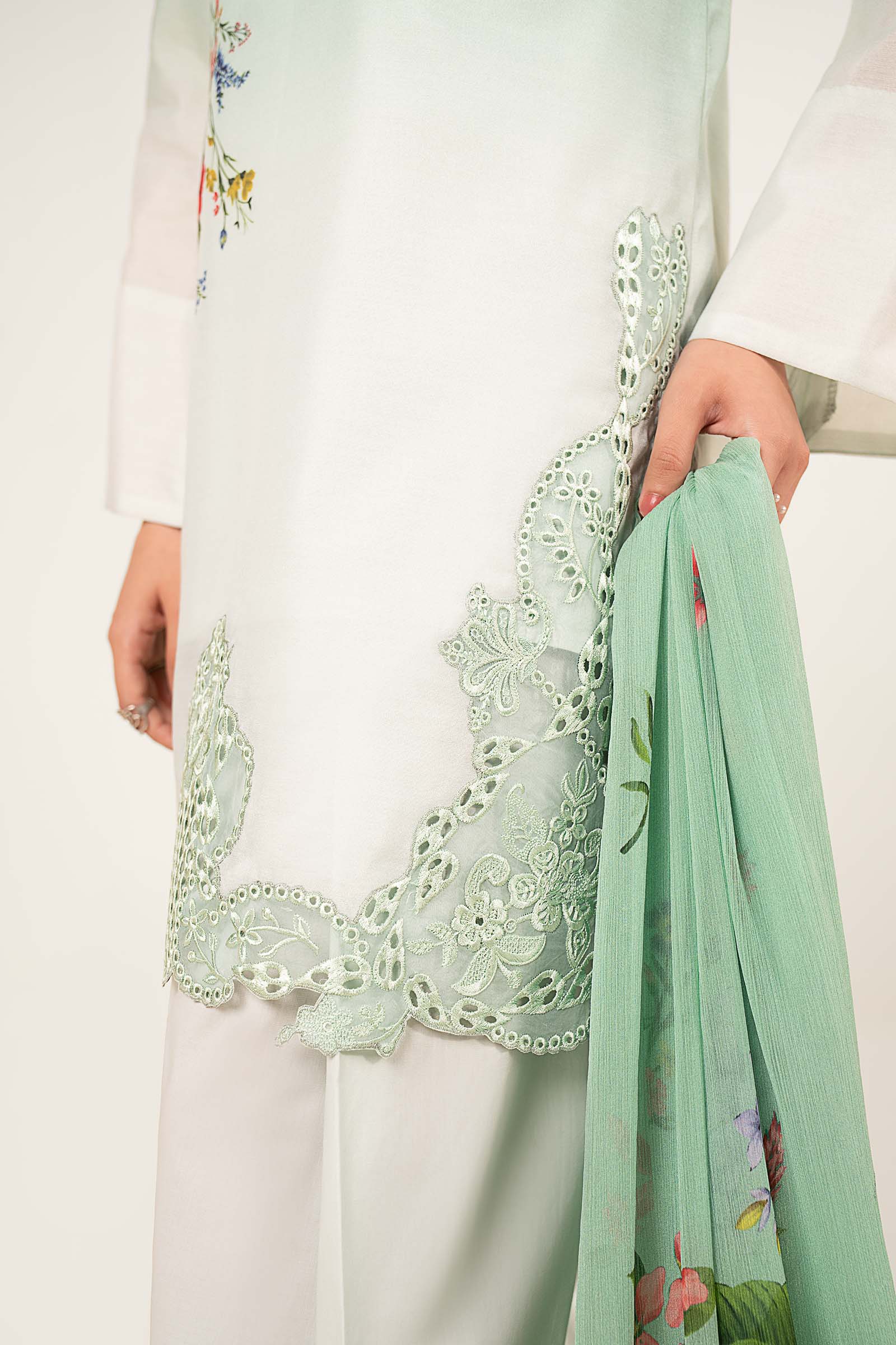 3 Pc Embroidered Paper Lawn Suit