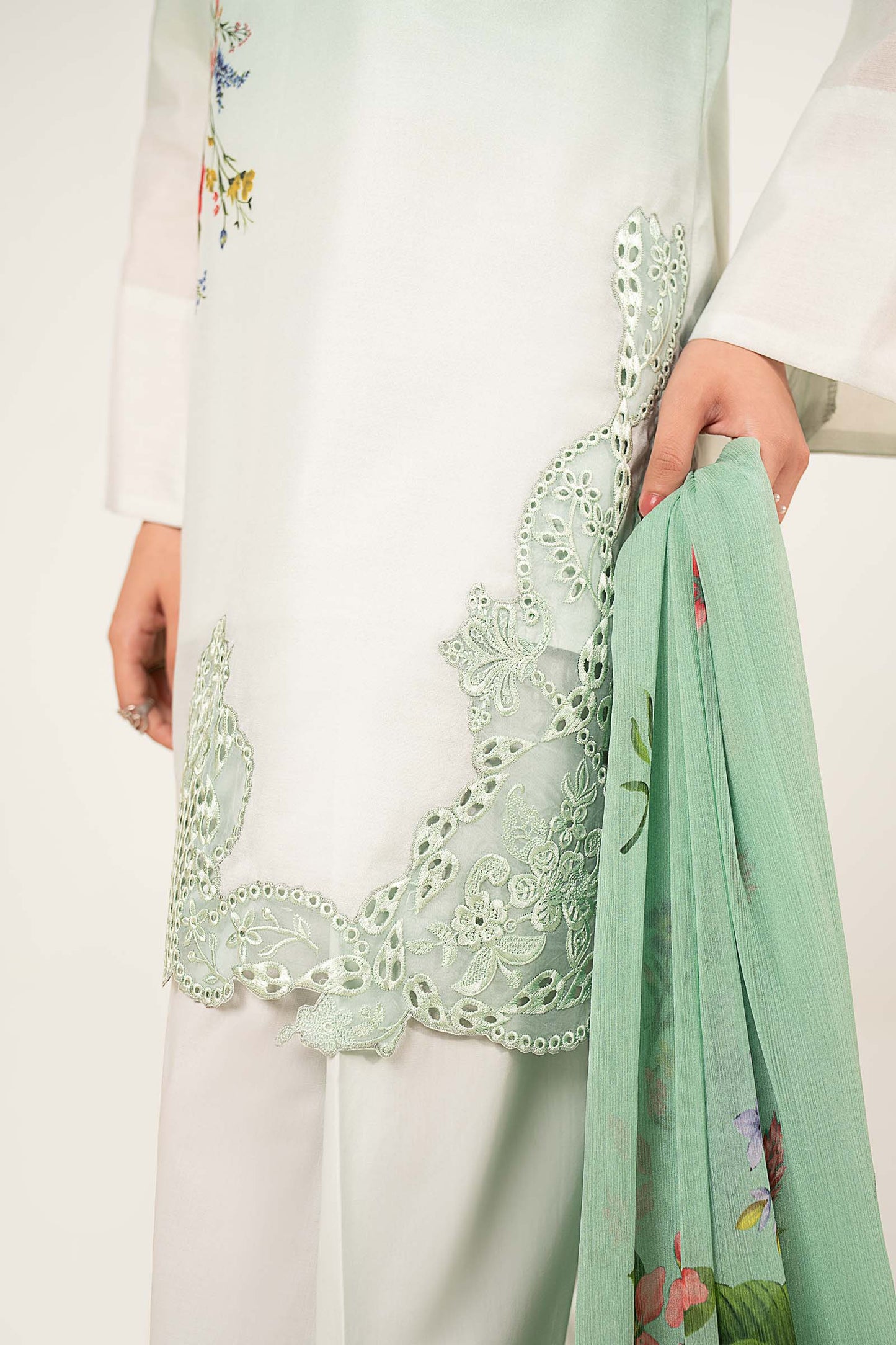3 Pc Embroidered Paper Lawn Suit