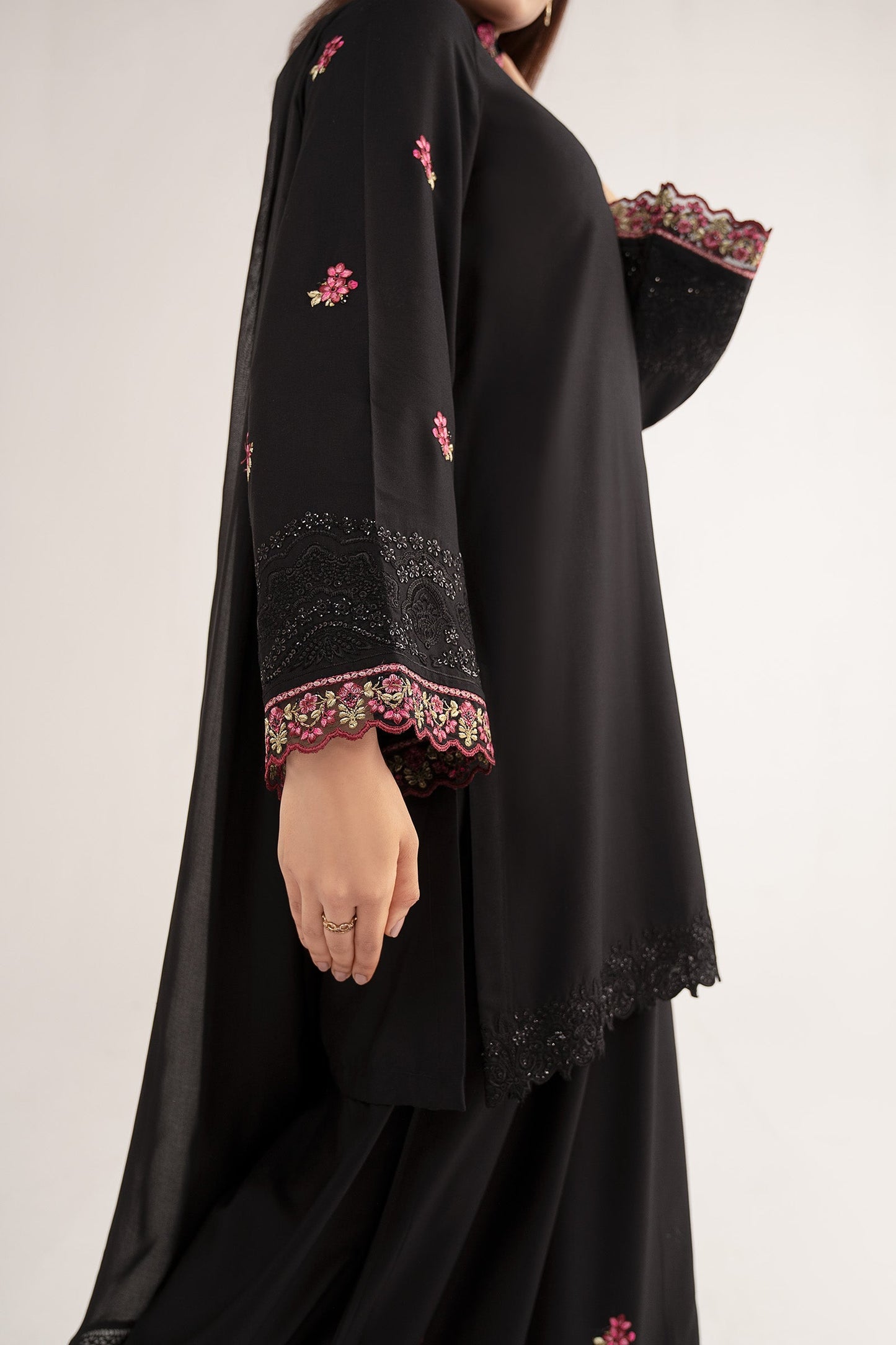 3 Pc Embroidered Arabic Lawn Suit