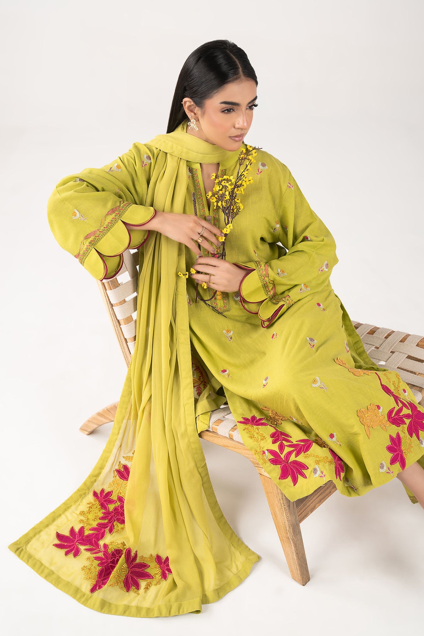 3 Pc Embroidered Lawn Suit