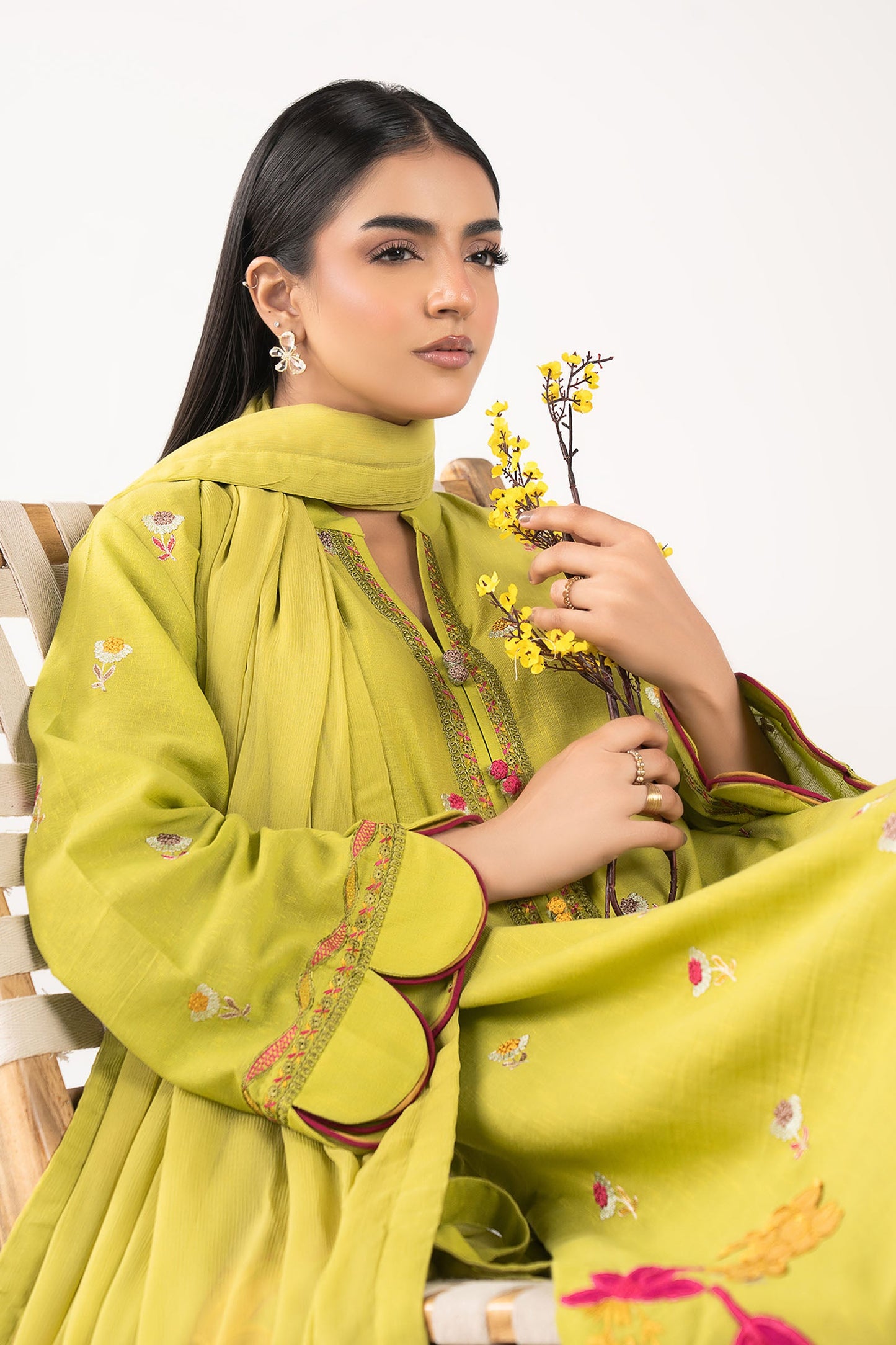 3 Pc Embroidered Lawn Suit