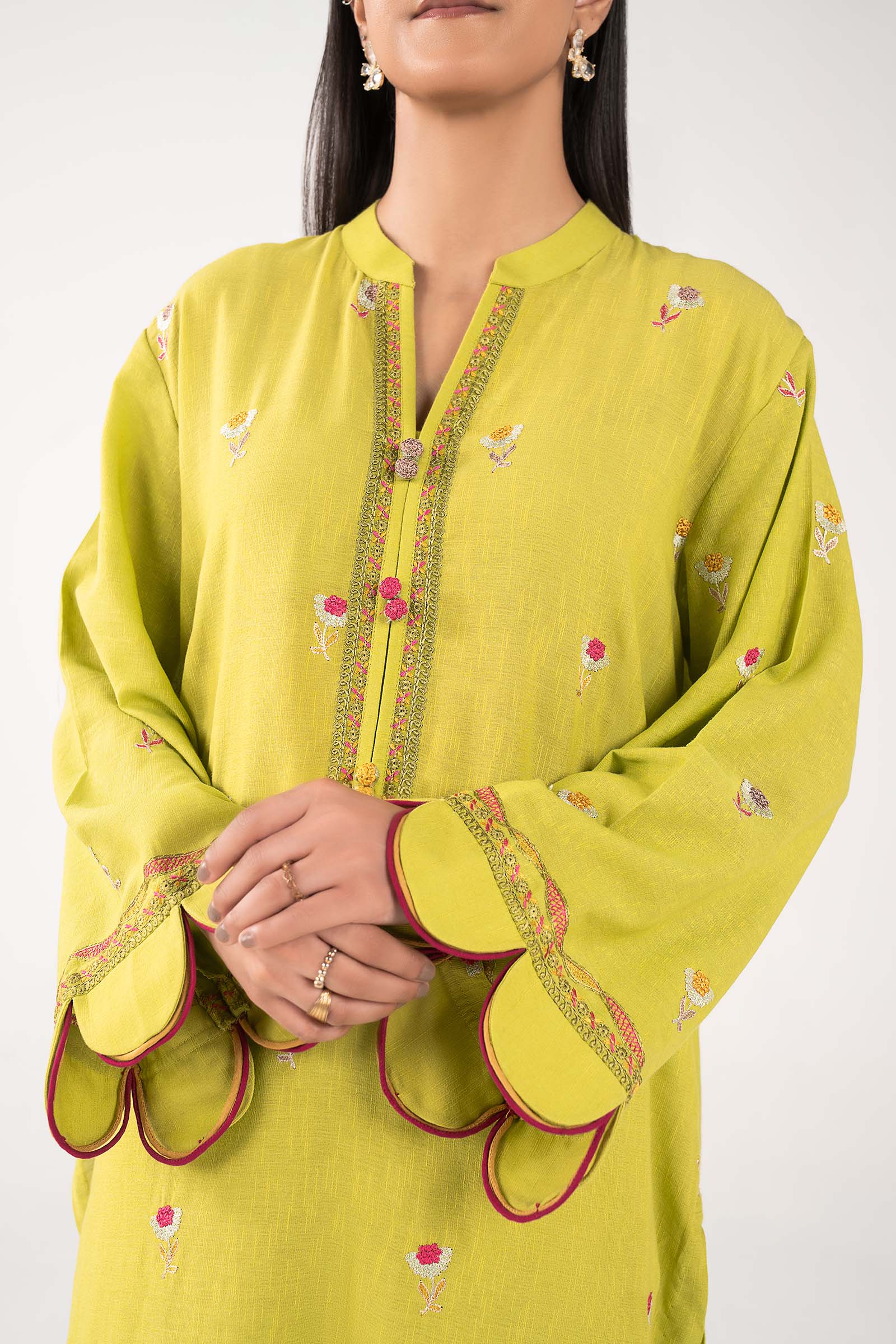 3 Pc Embroidered Lawn Suit