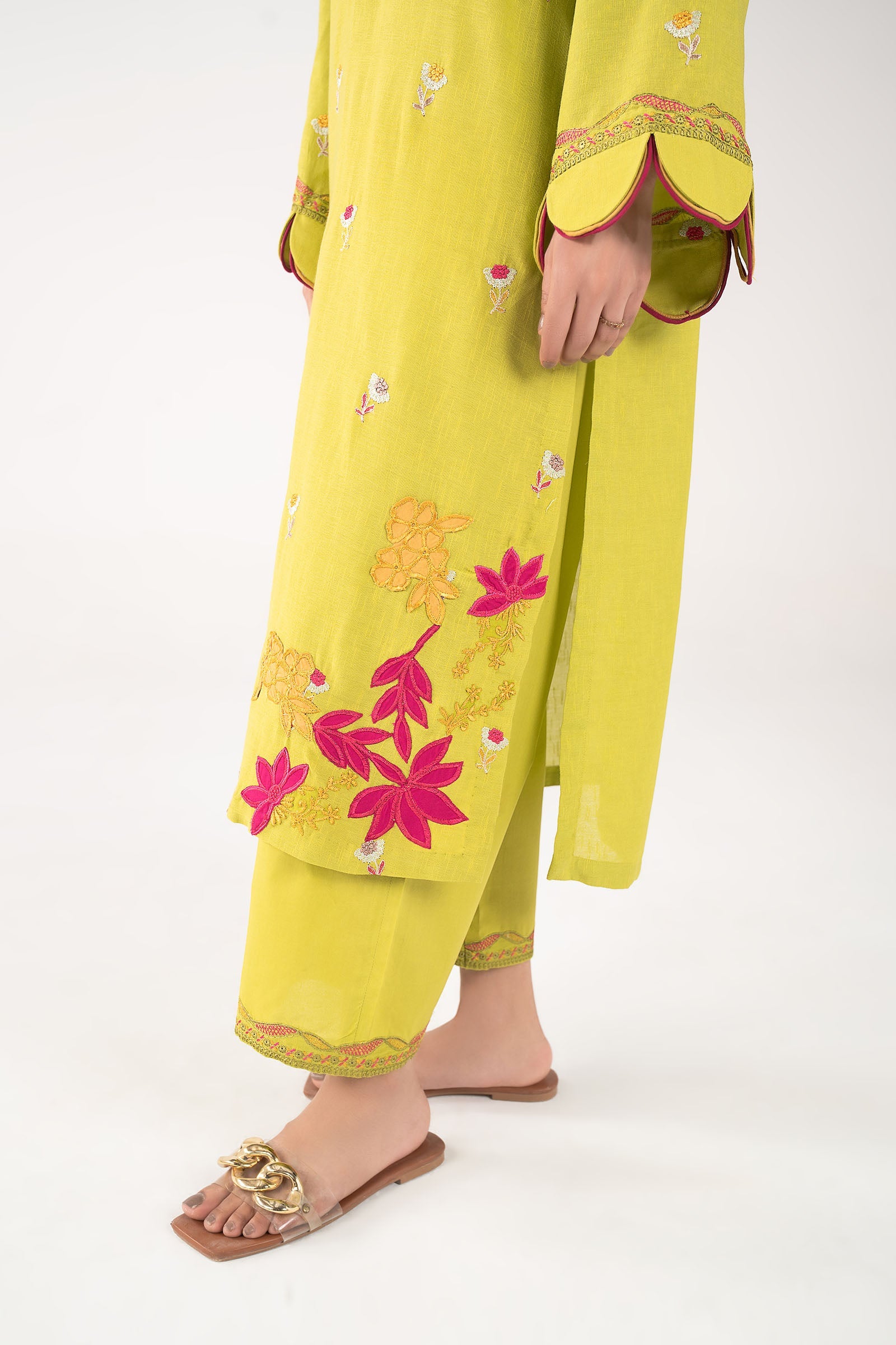 3 Pc Embroidered Lawn Suit