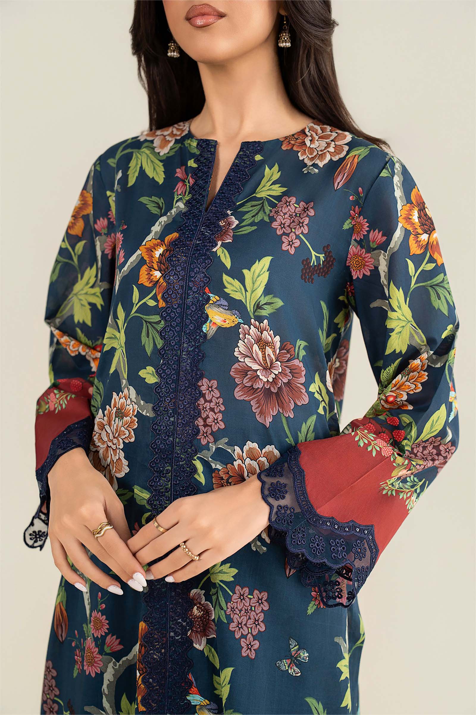 3 Pc Embroidered Lawn Suit