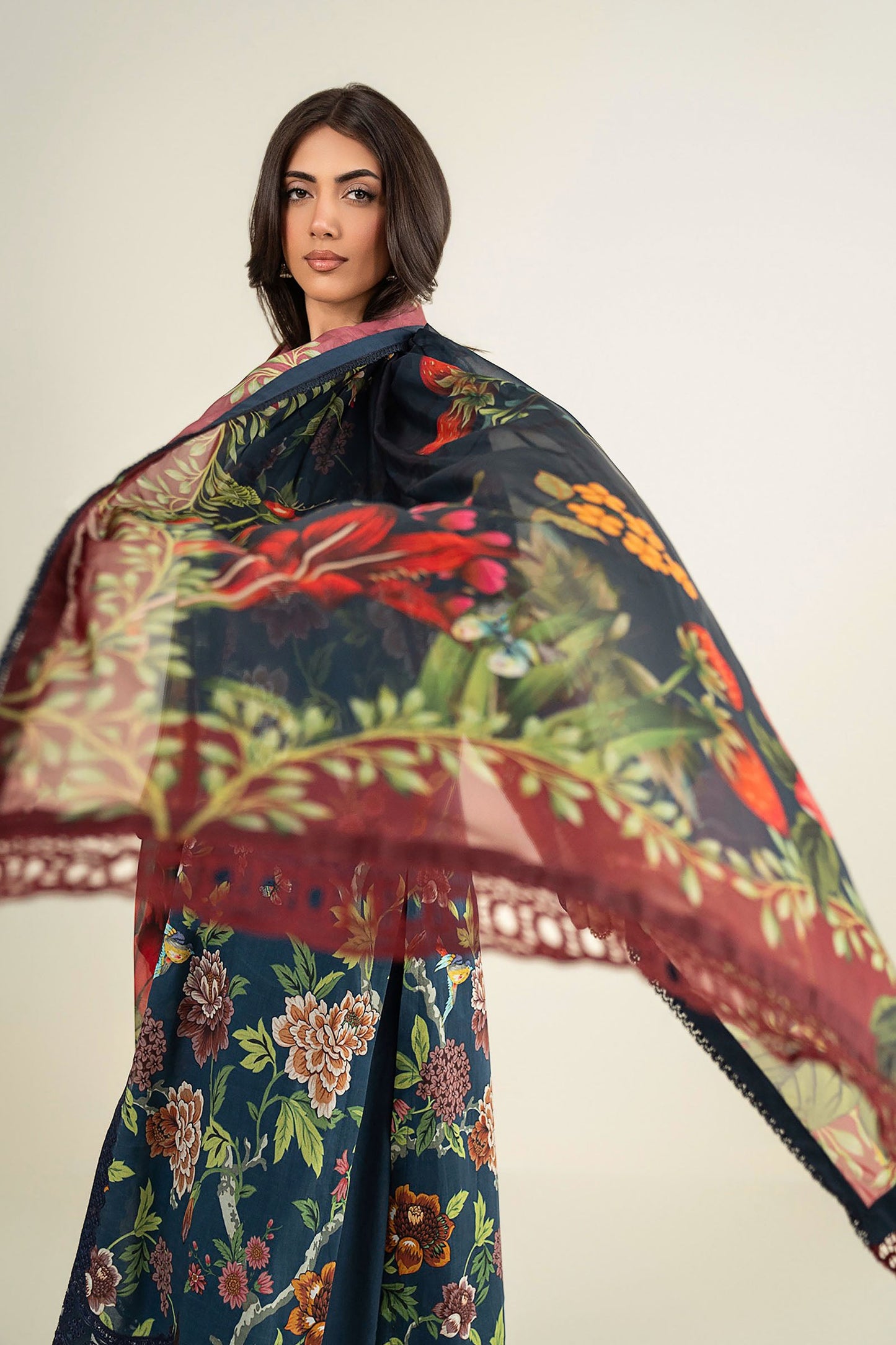 3 Pc Embroidered Lawn Suit