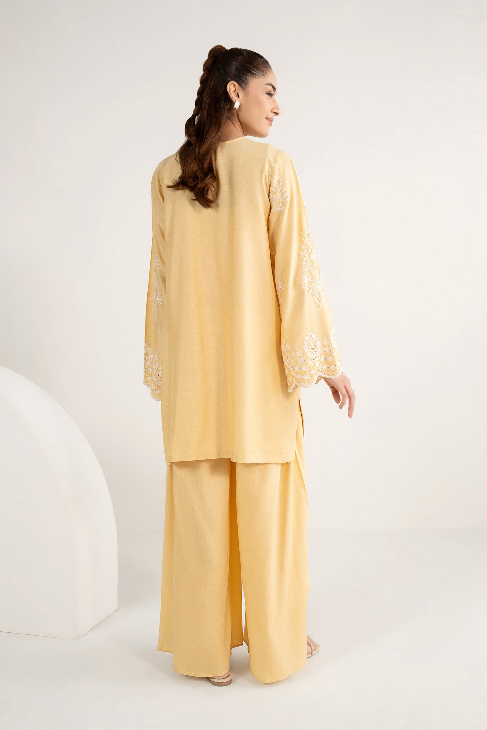 2 Pc Embroidered Arabic Lawn Suit