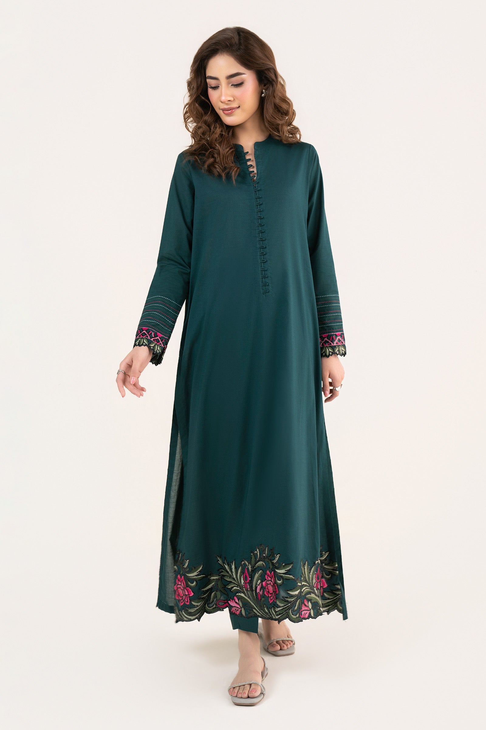 2 Pc Embroidered Slub Lawn Suit
