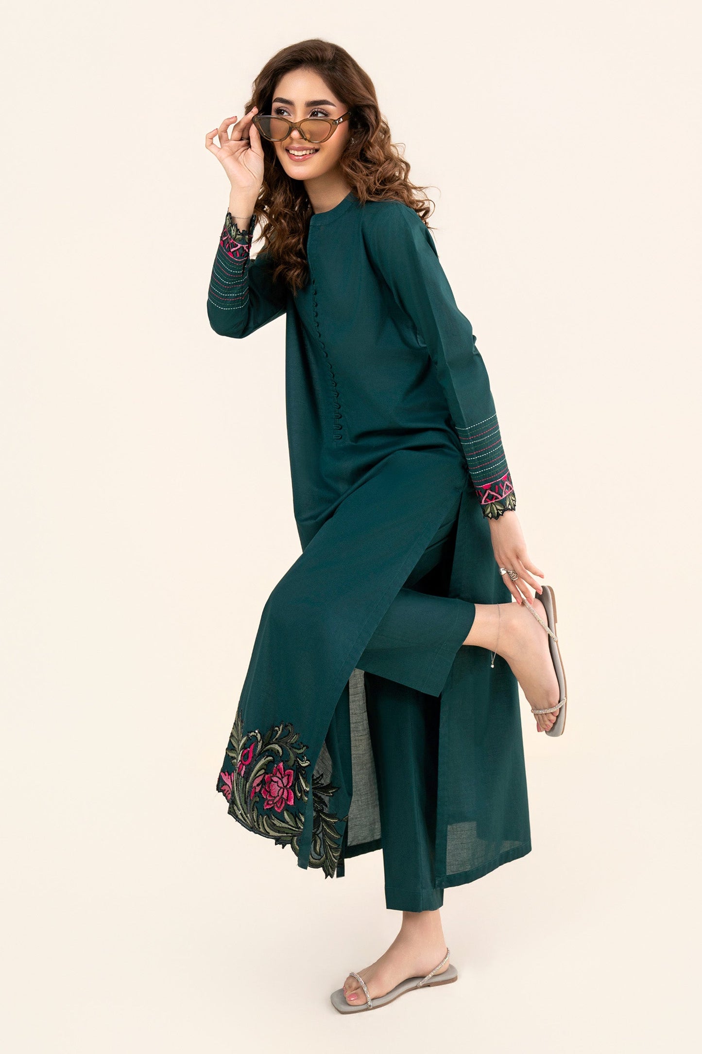 2 Pc Embroidered Slub Lawn Suit