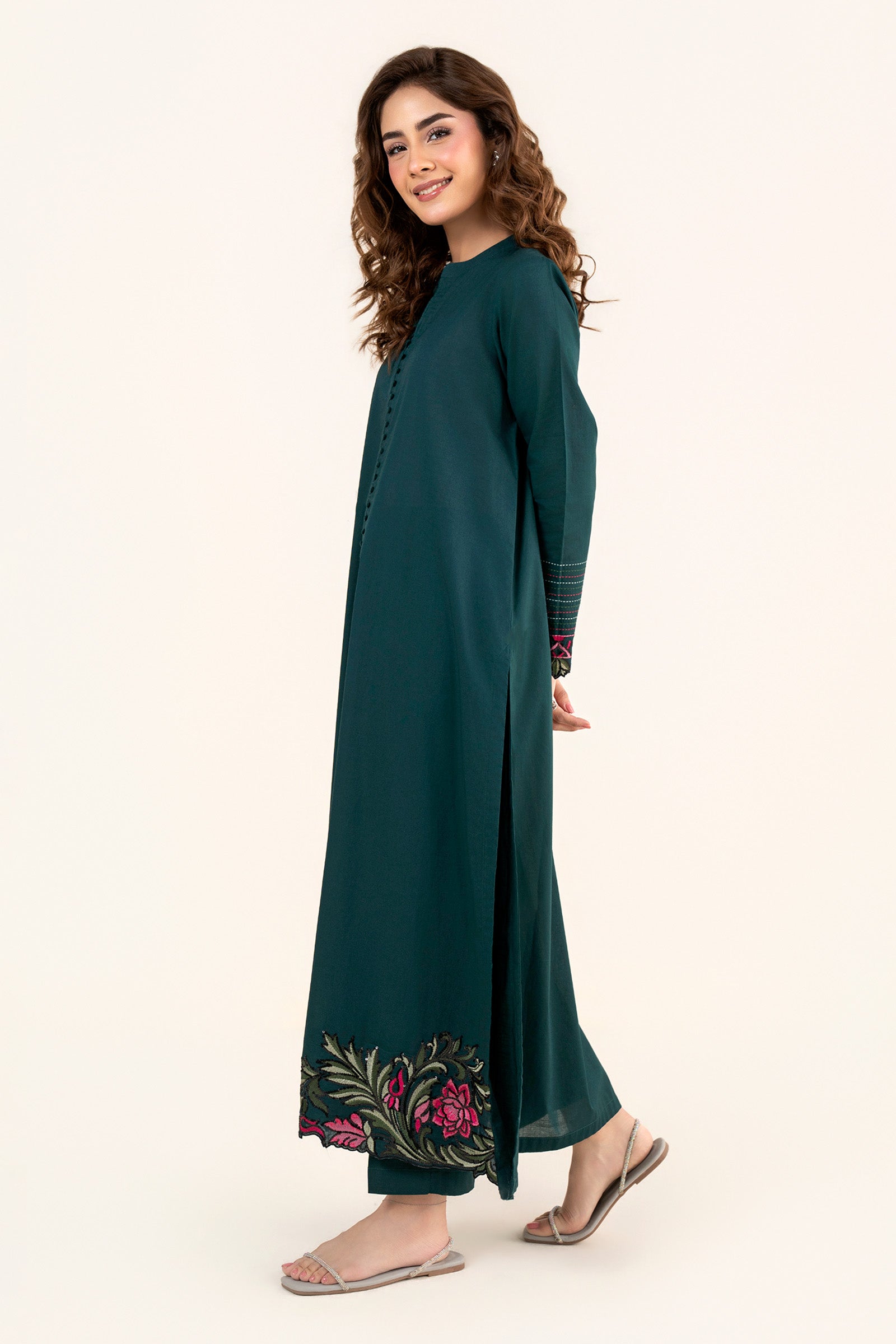 2 Pc Embroidered Slub Lawn Suit