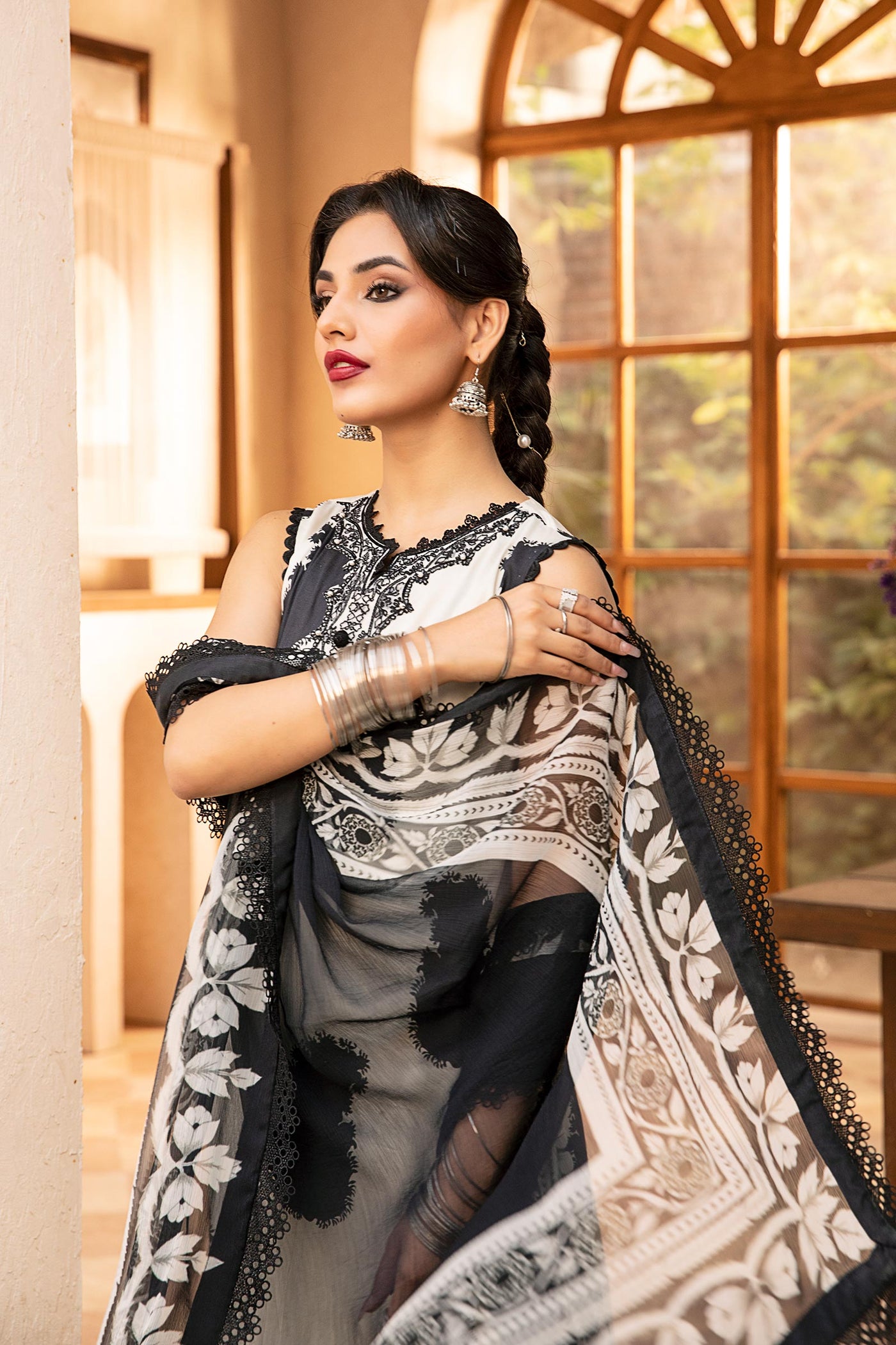 3 Pc Unstitched Embroidered Slub Lawn Suit | MB-CUS25-911B