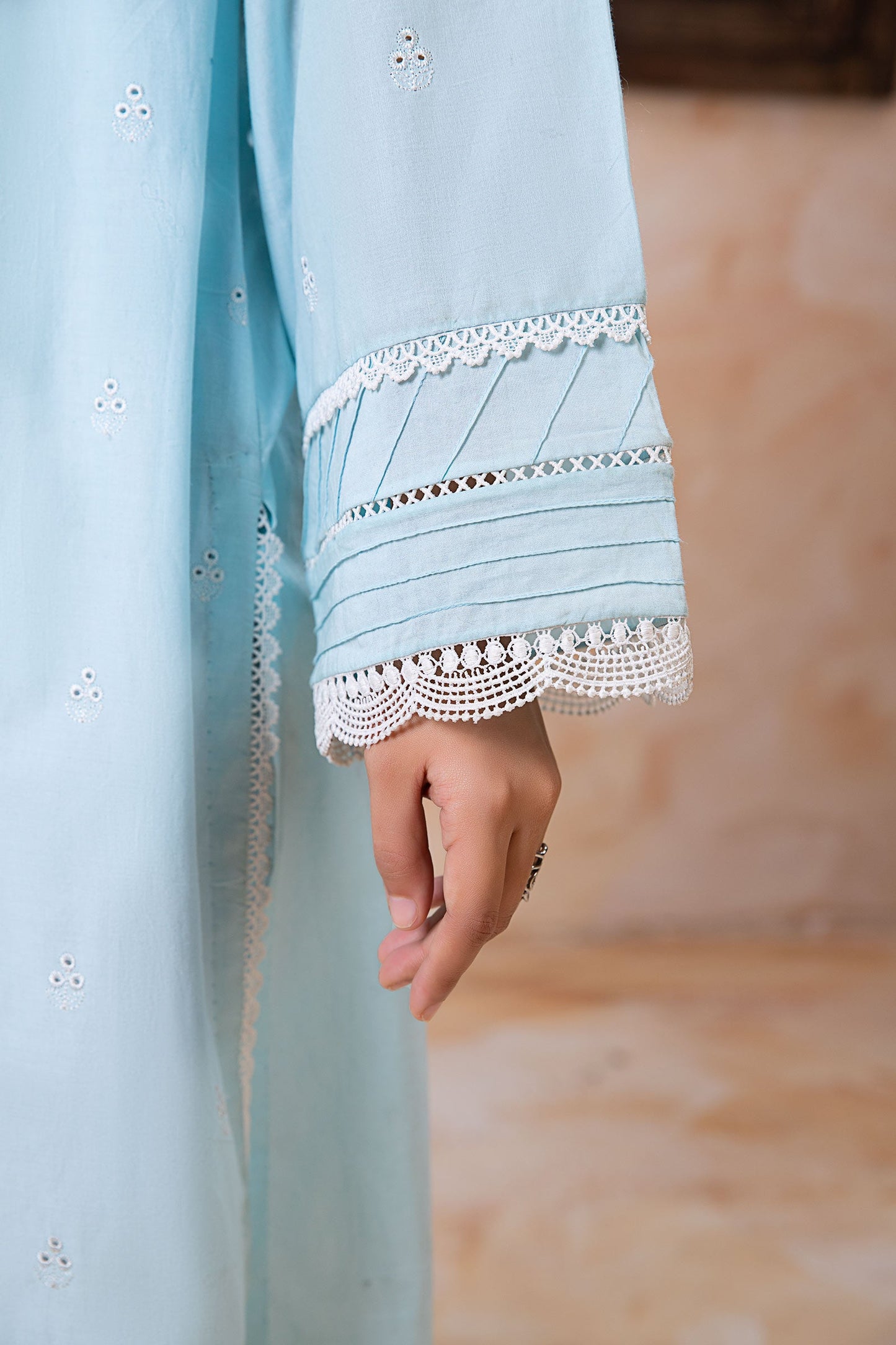 Embroidered Lawn Kurta