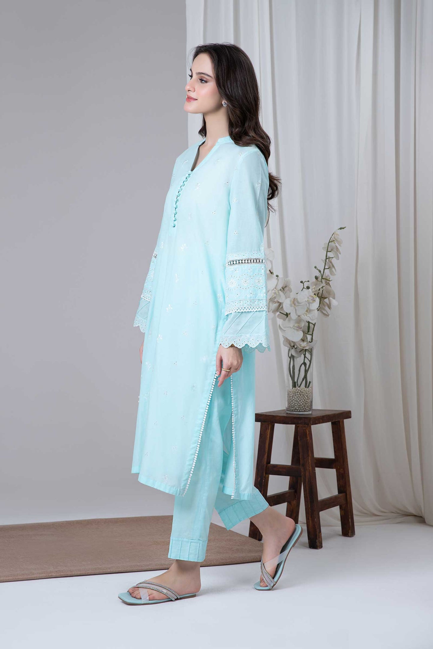Embroidered Lawn Kurta