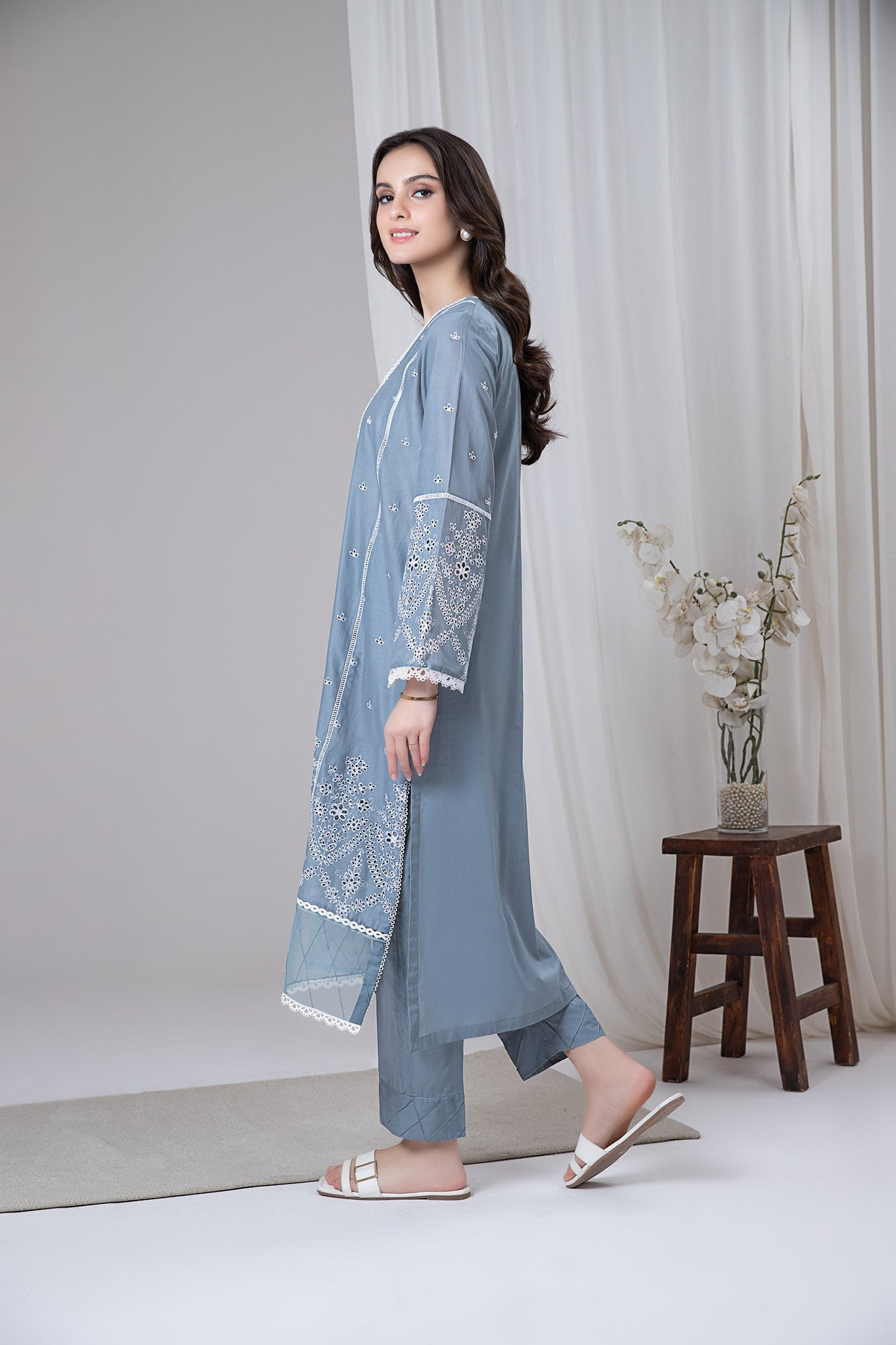 Embroidered Lawn Kurta
