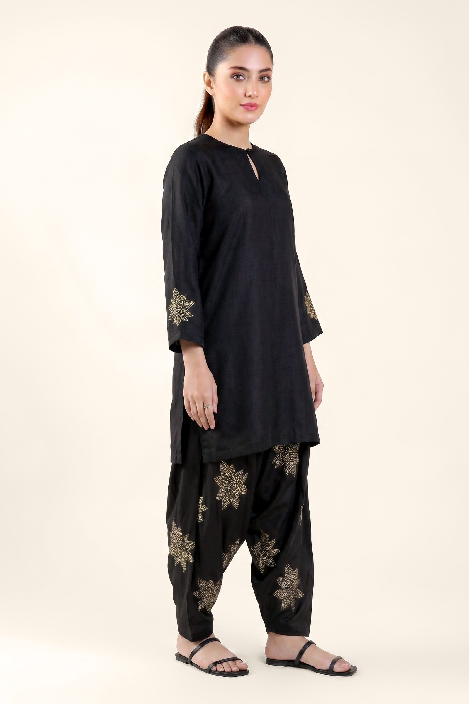 2 Pc Embellished Raw Silk Suit