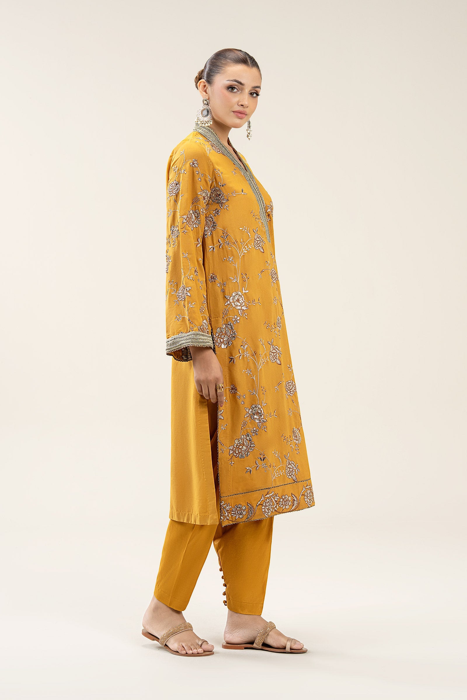 2 Pc Embroidered Georgette Suit
