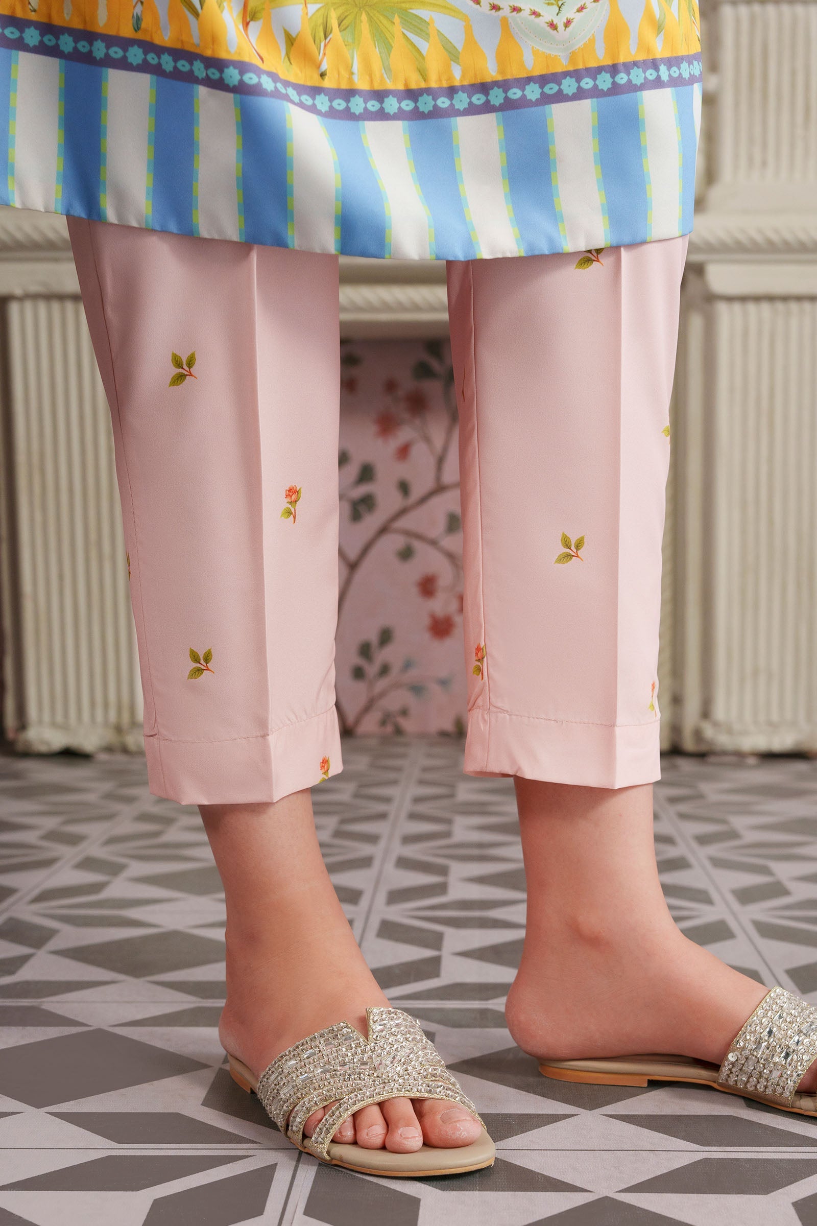 2 Pc Embroidered Crepe Suit