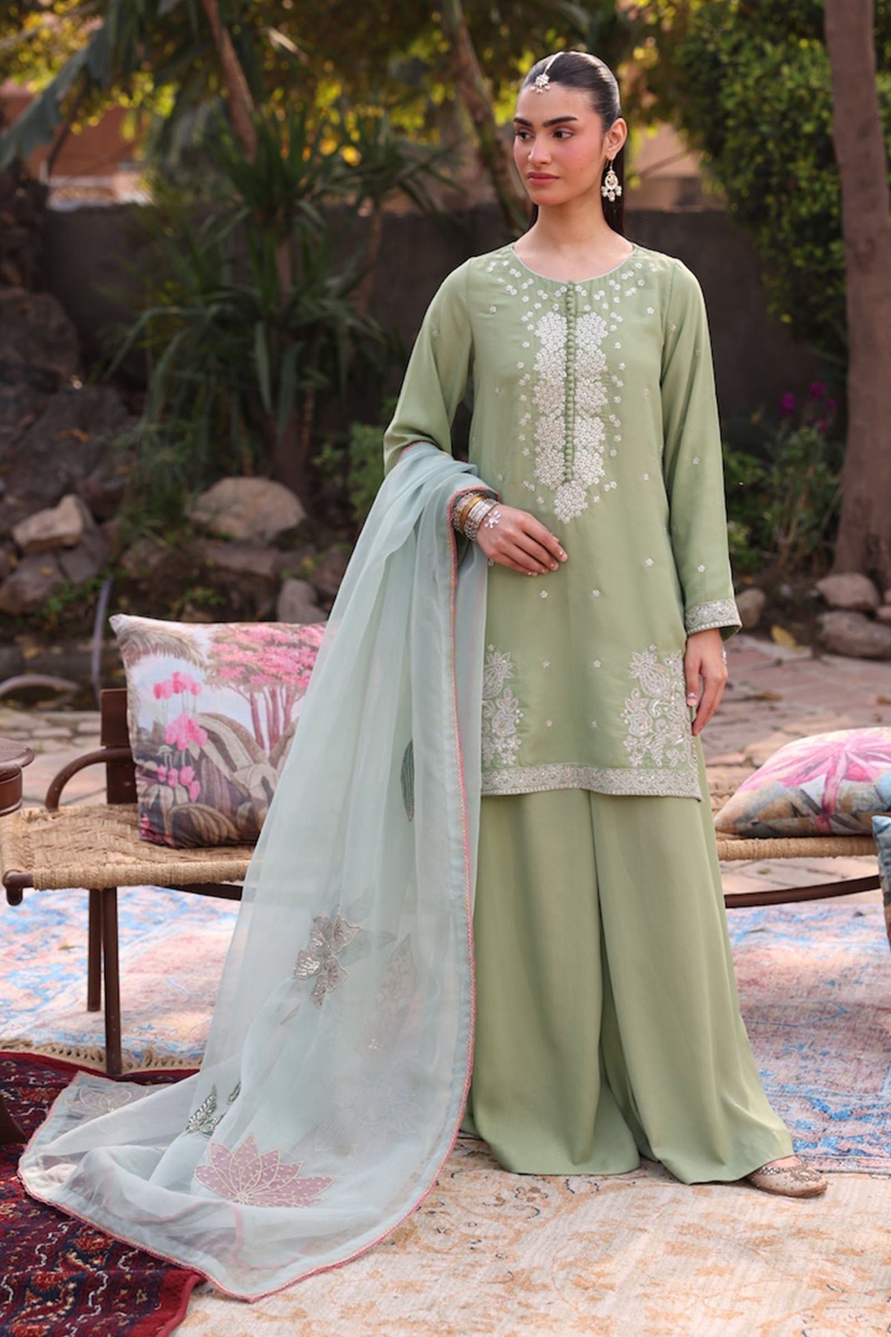 2 Pc Embroidered Georgette Suit