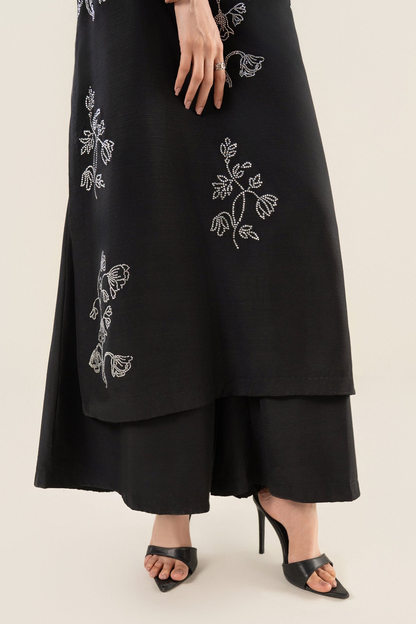 2 Pc Embellished Crepe Suit