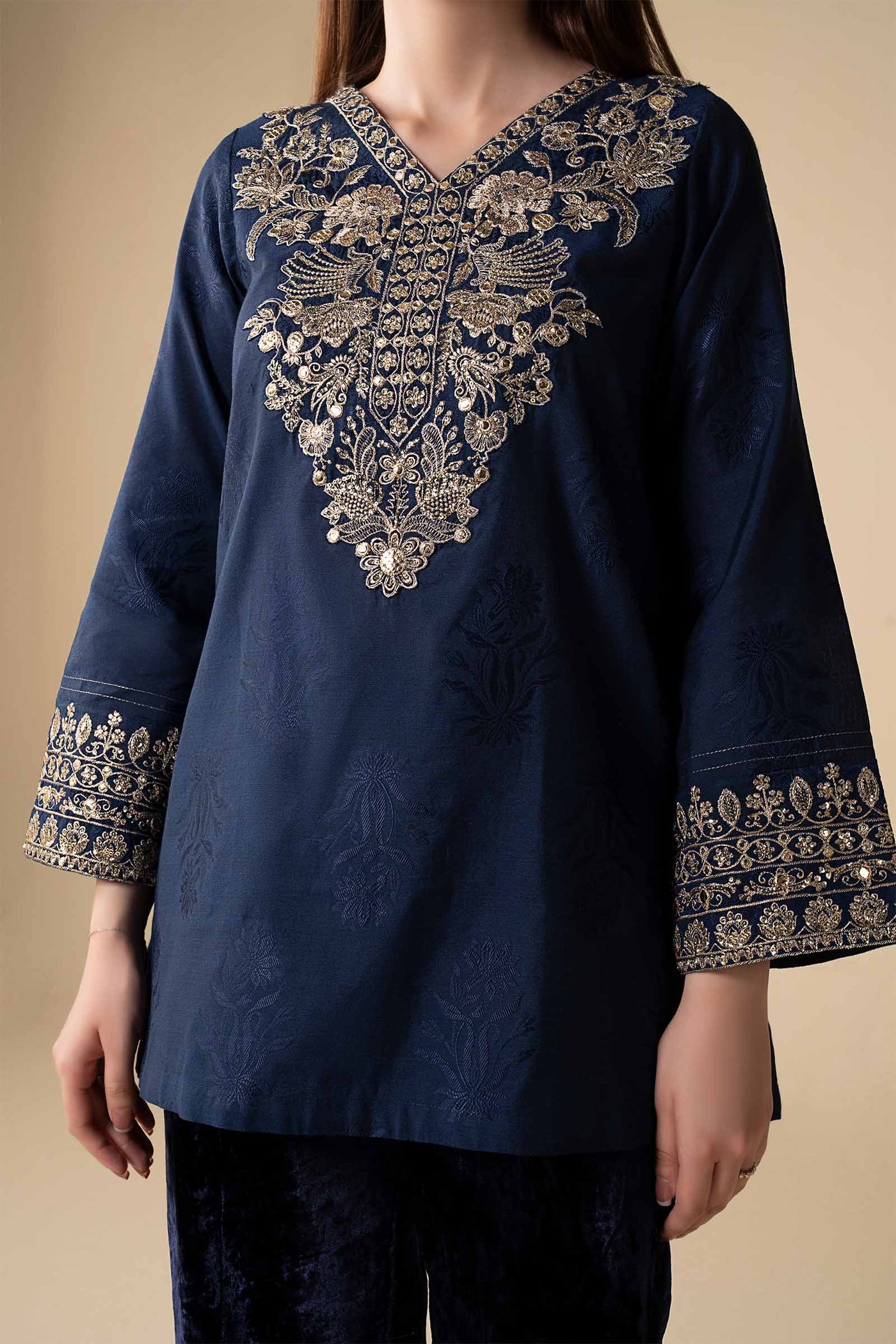 2 Pc Embroidered Jacquard Silk Suit