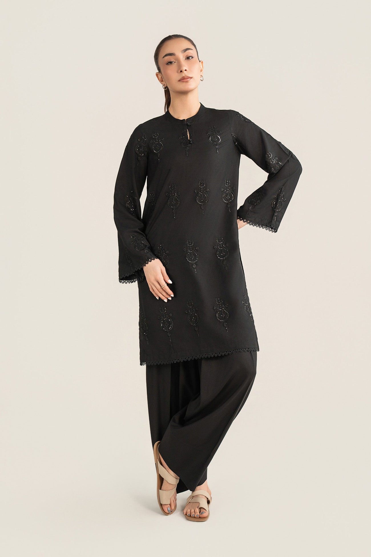 2 Pc Embroidered Arabic Lawn Suit
