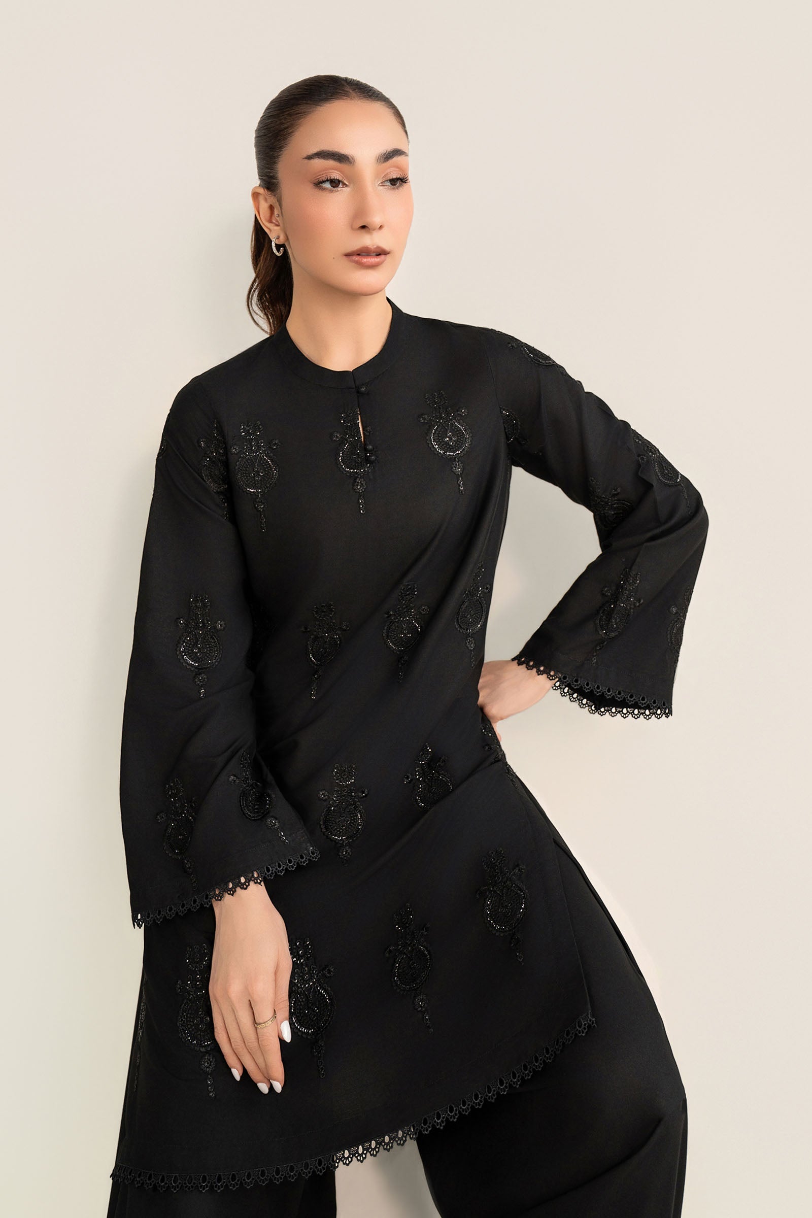 2 Pc Embroidered Arabic Lawn Suit