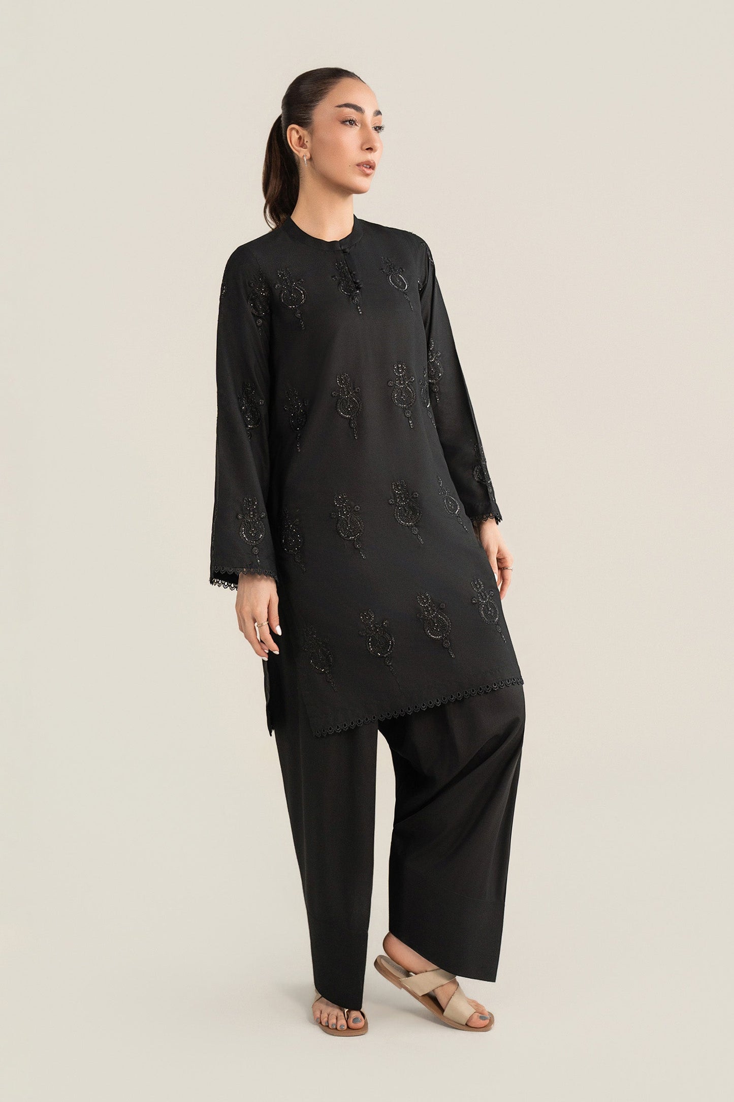 2 Pc Embroidered Arabic Lawn Suit