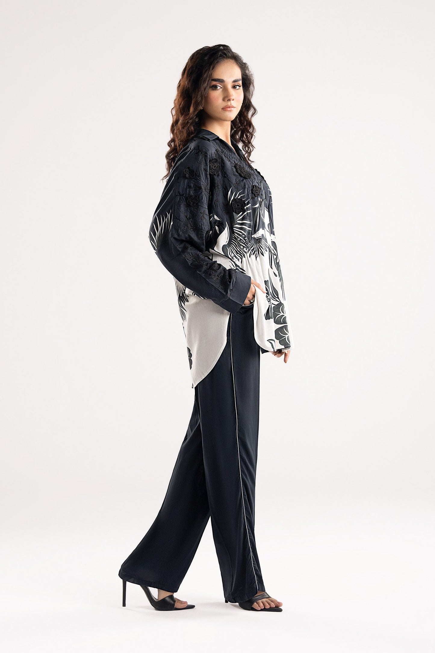 2 Pc Printed Arabic Lawn Suit